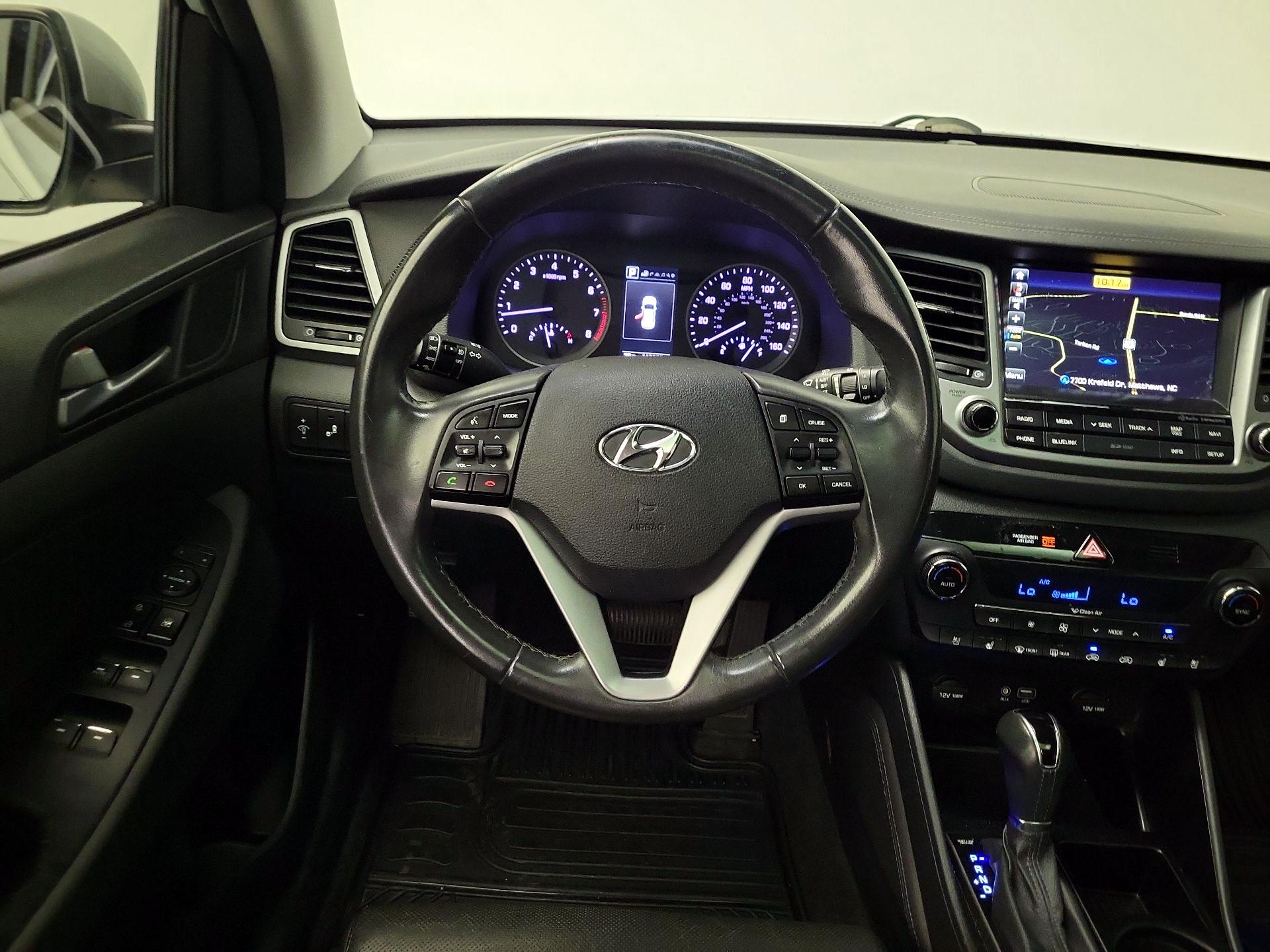 Thumbnail: 2016 Hyundai Tucson - 10