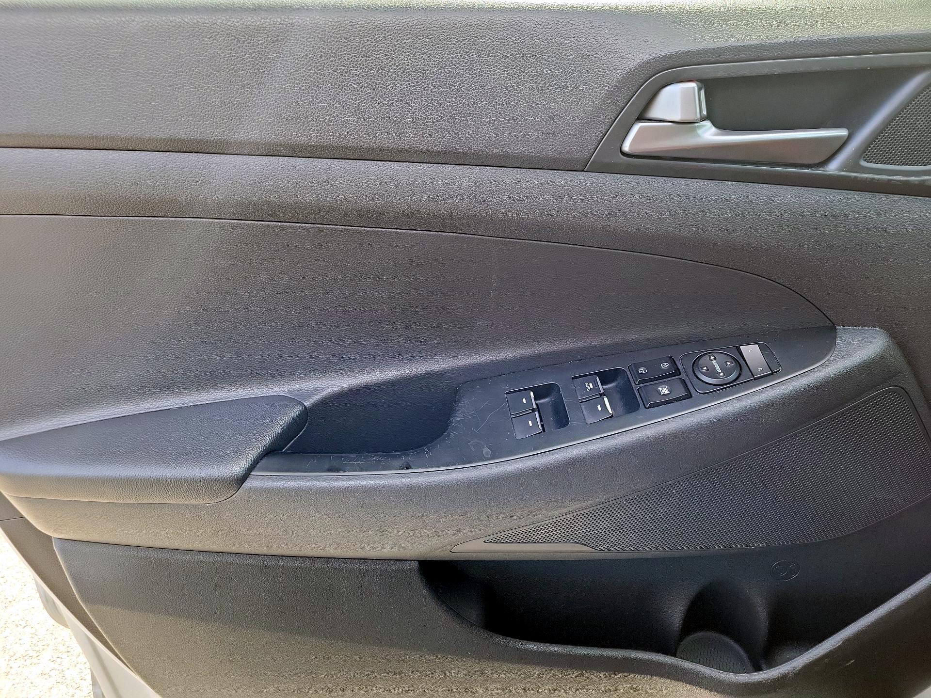 Thumbnail: 2016 Hyundai Tucson - 12