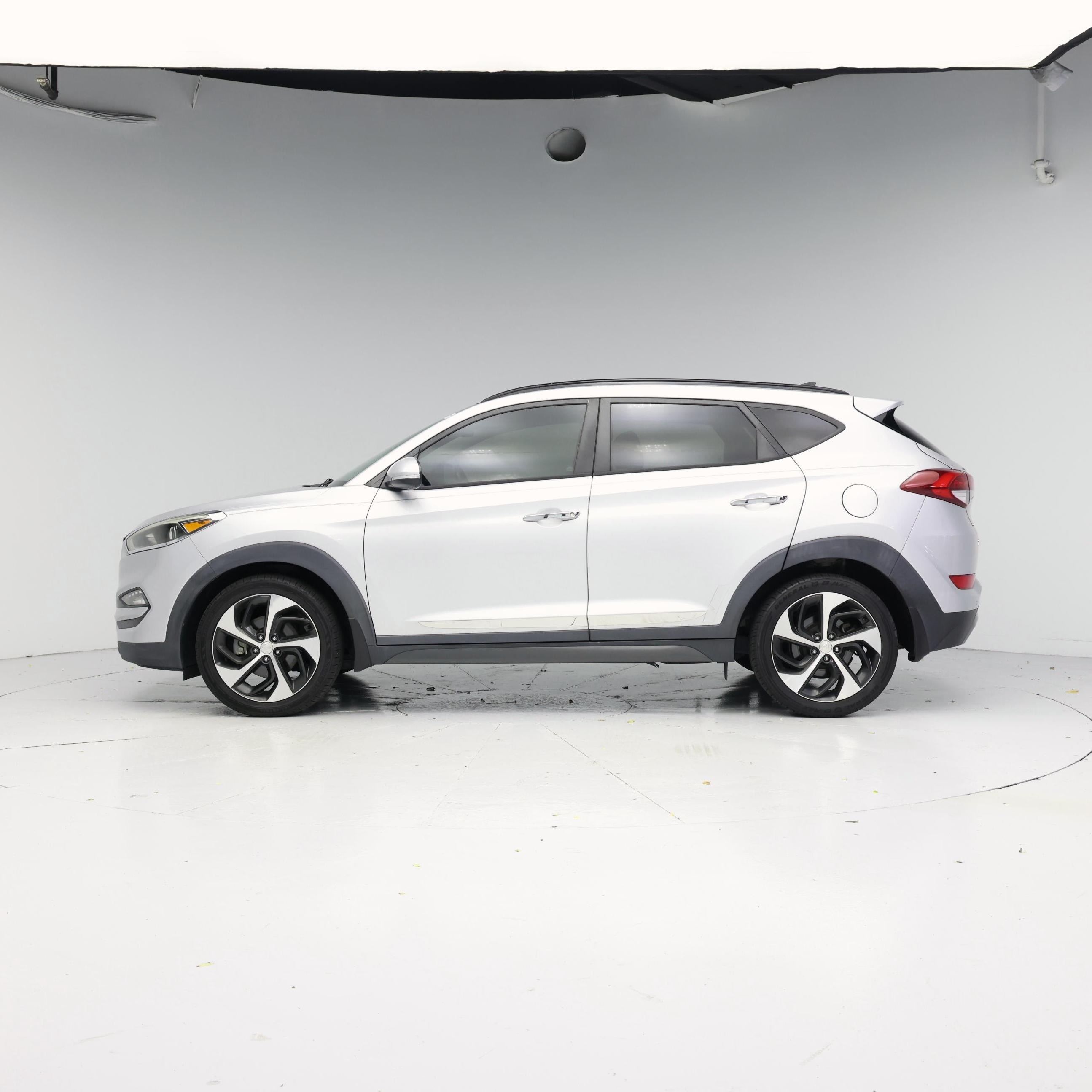 Thumbnail: 2016 Hyundai Tucson - 3