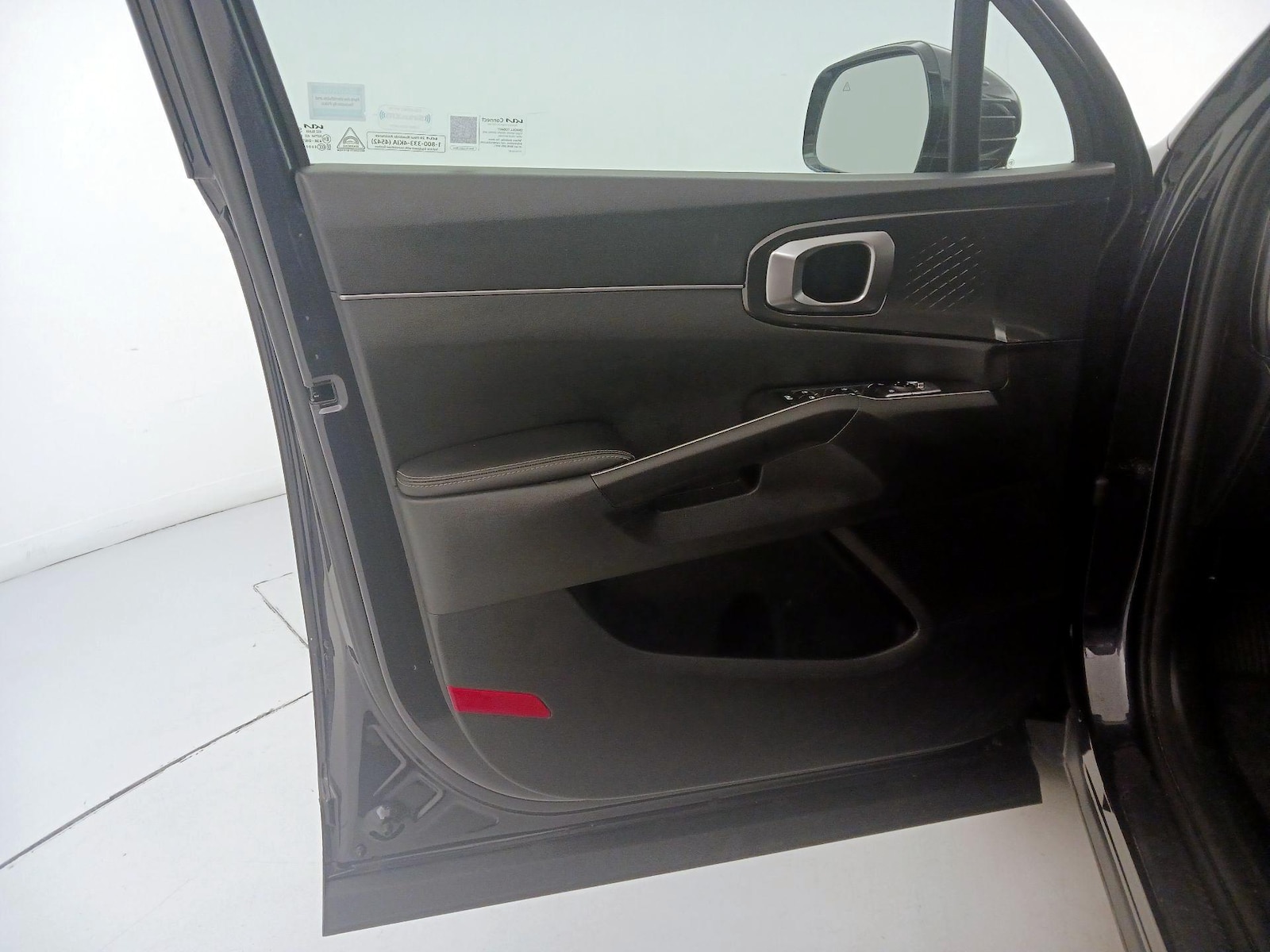2025 Kia Sorento LX - Photo 13