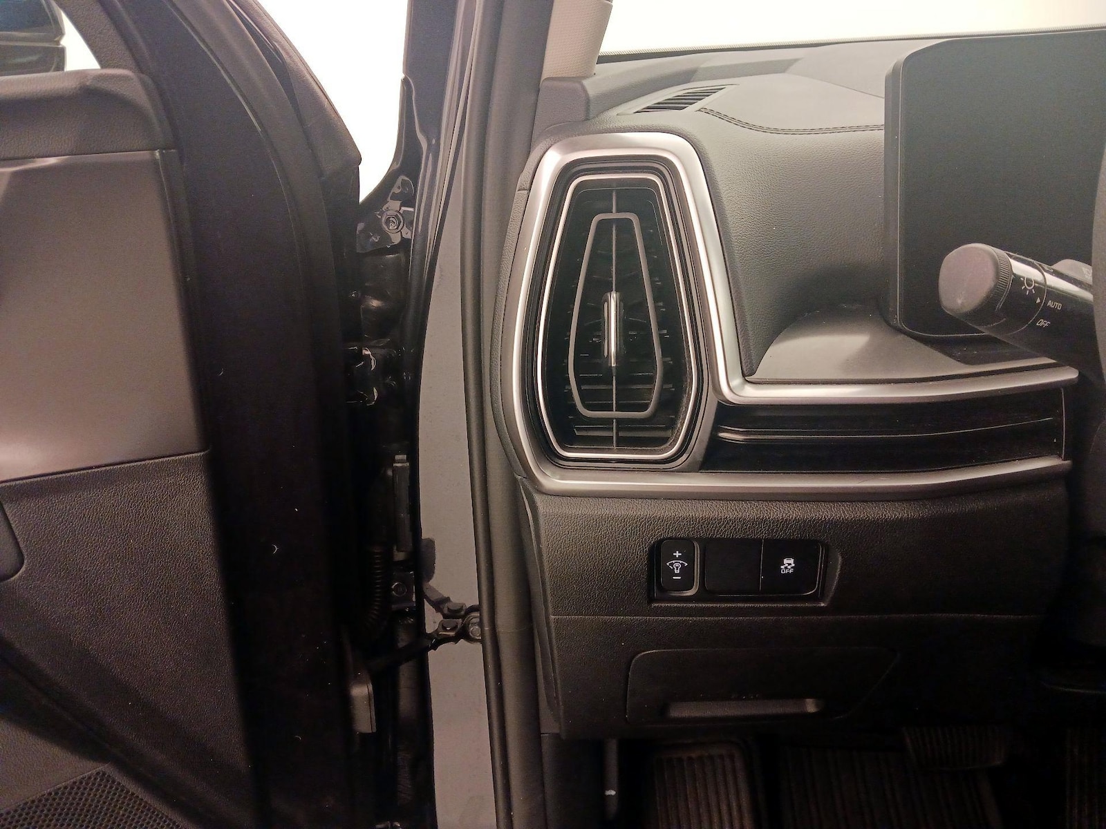 2025 Kia Sorento LX - Photo 14