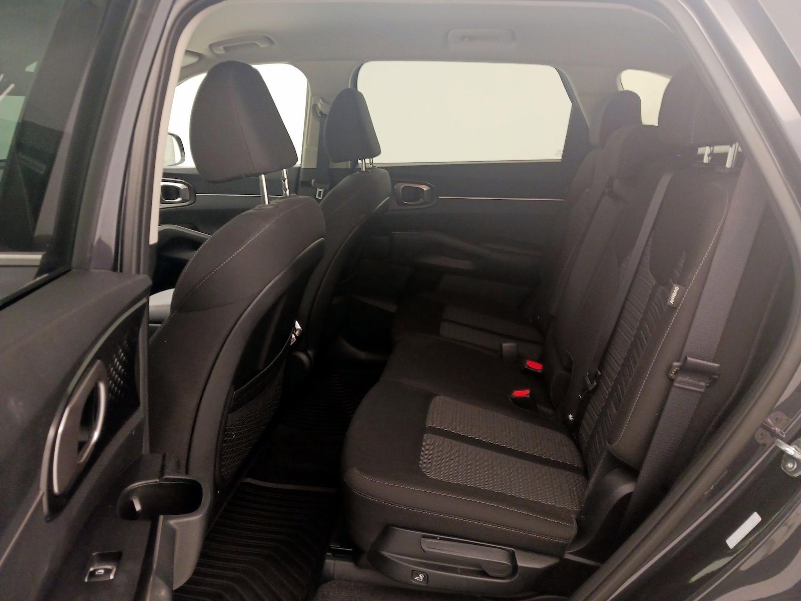 2025 Kia Sorento LX - Photo 20