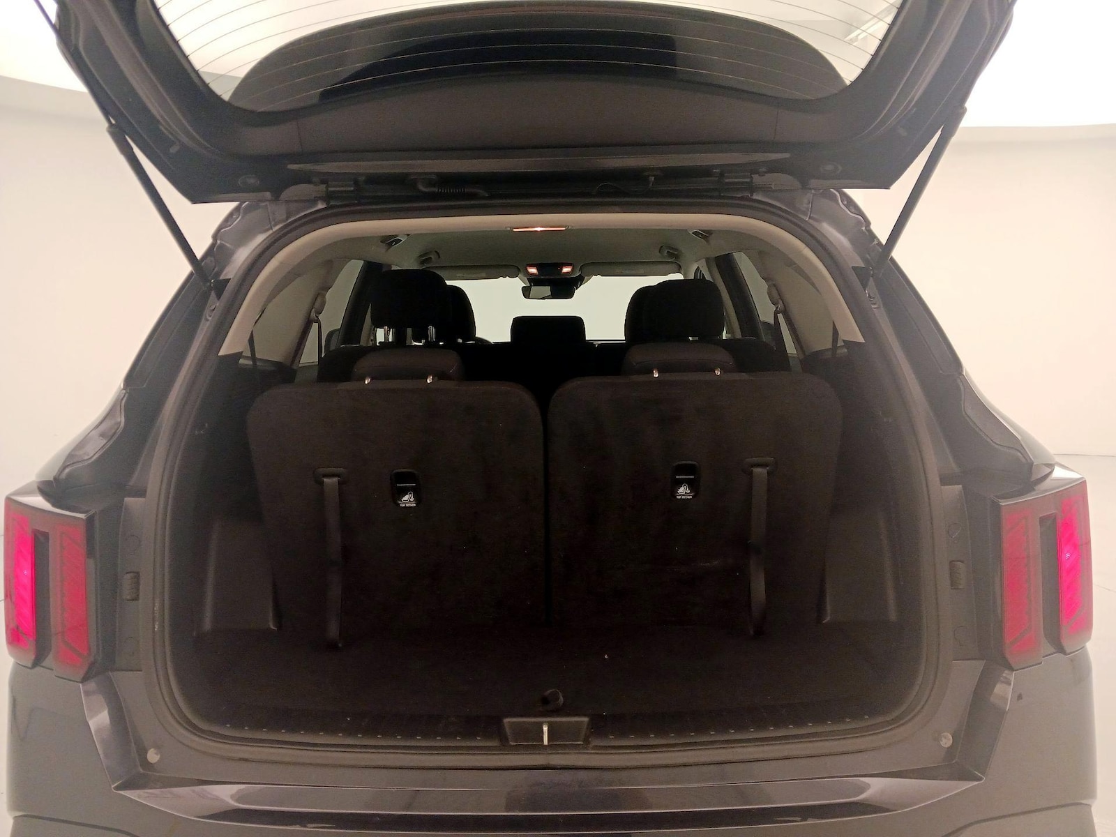 2025 Kia Sorento LX - Photo 22