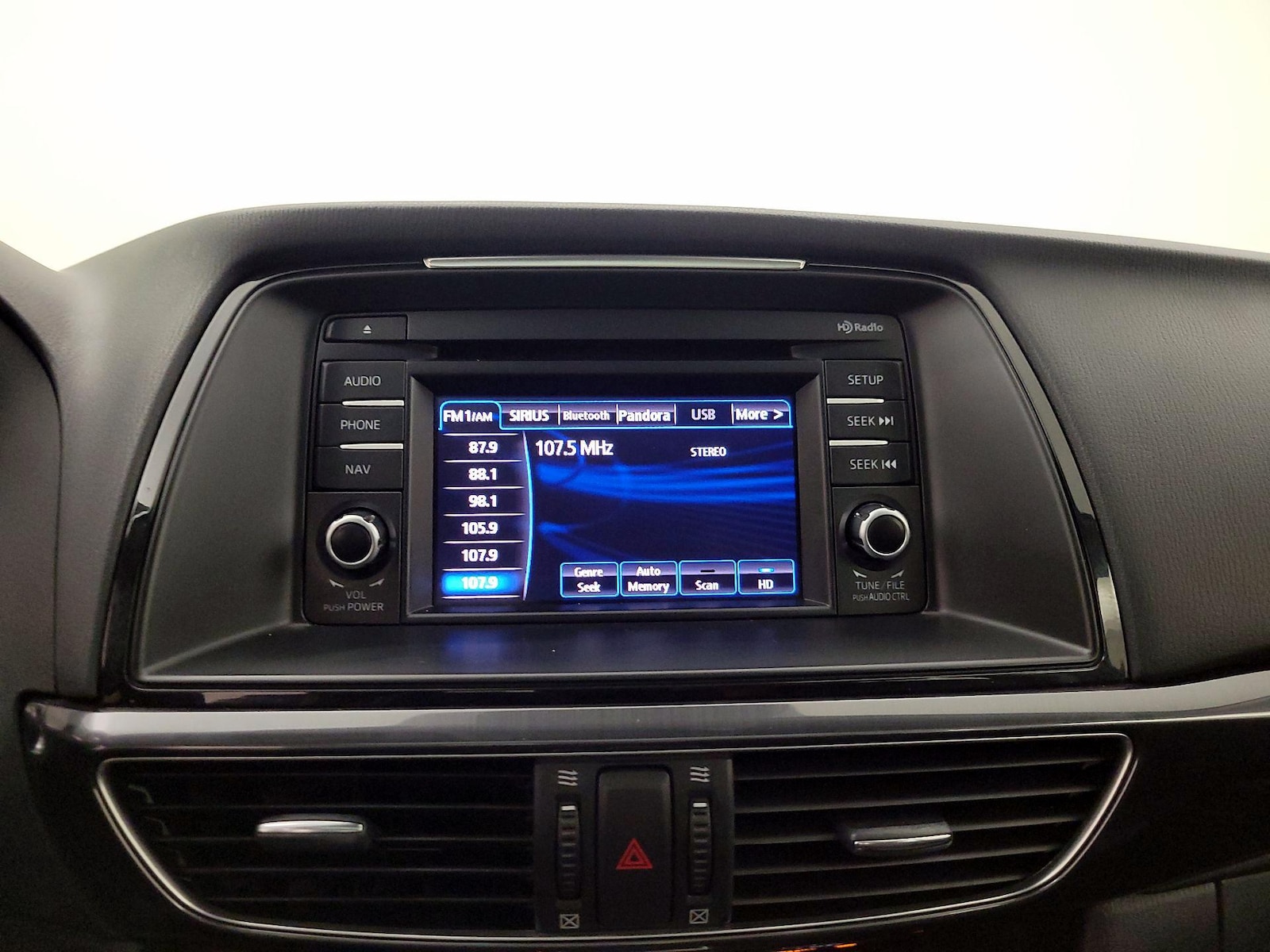 2015 Mazda MAZDA6 i Grand Touring - Photo 17