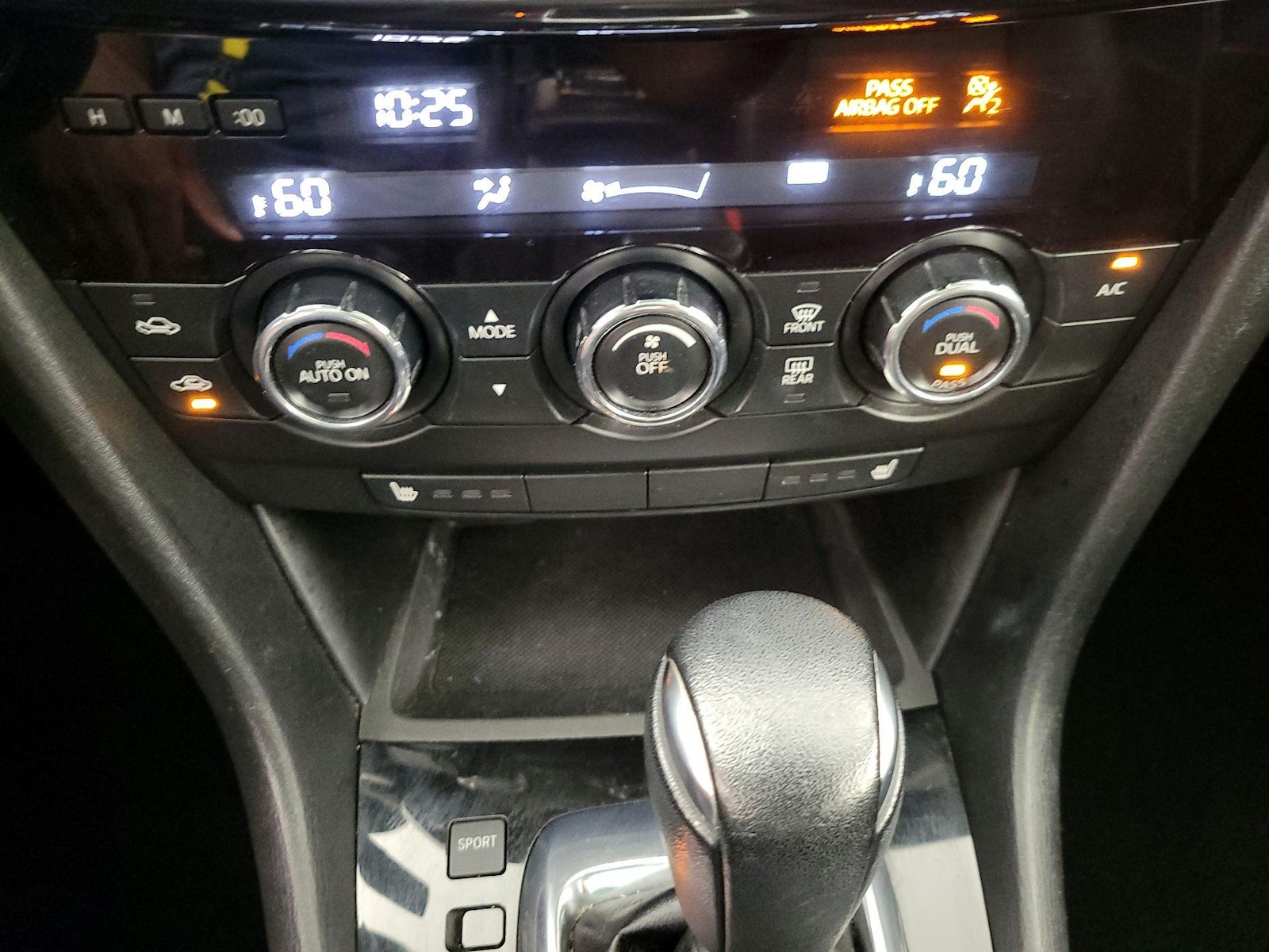 2015 Mazda MAZDA6 i Grand Touring - Photo 18