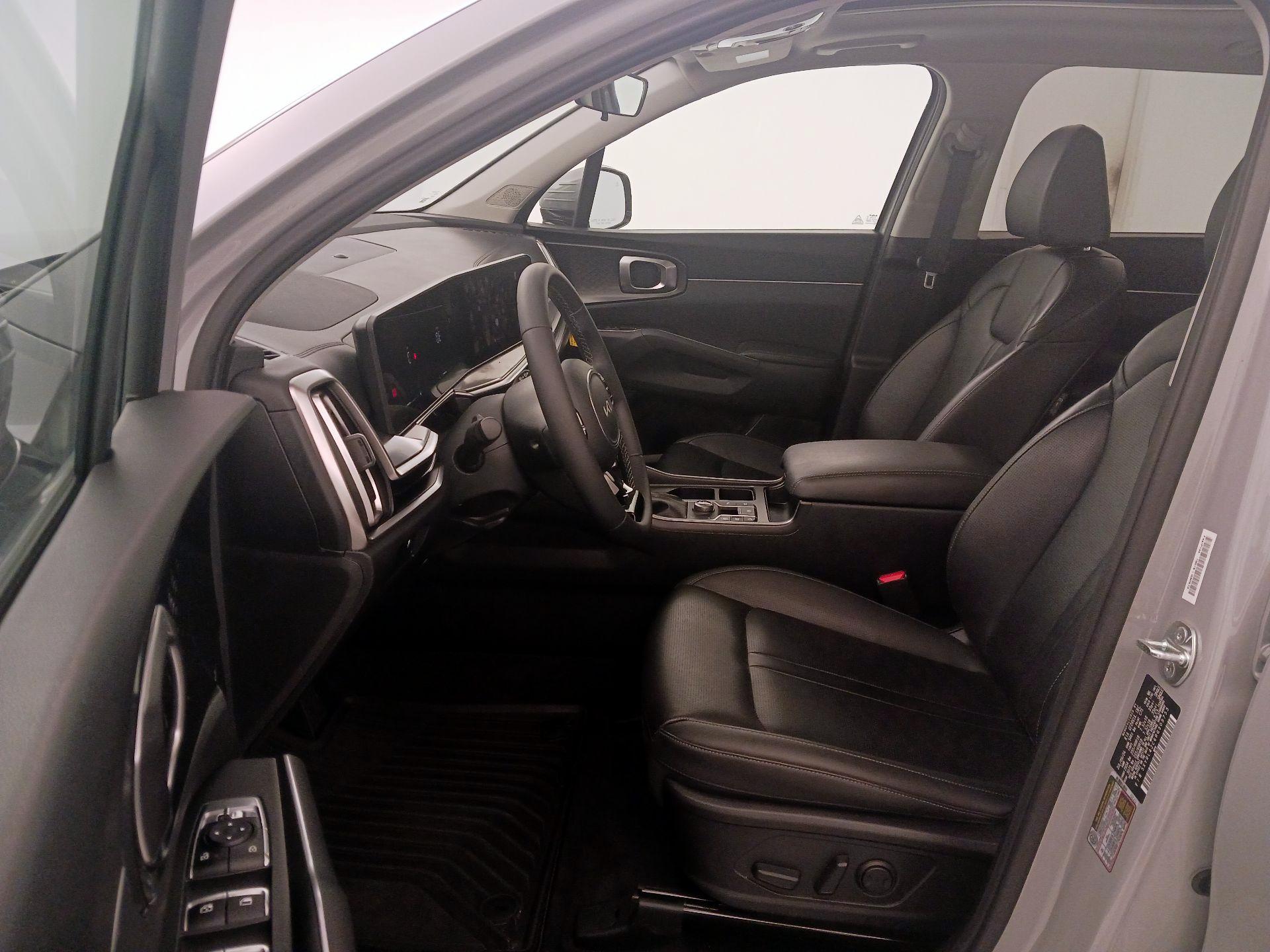 Thumbnail: 2024 Kia Sorento - 11