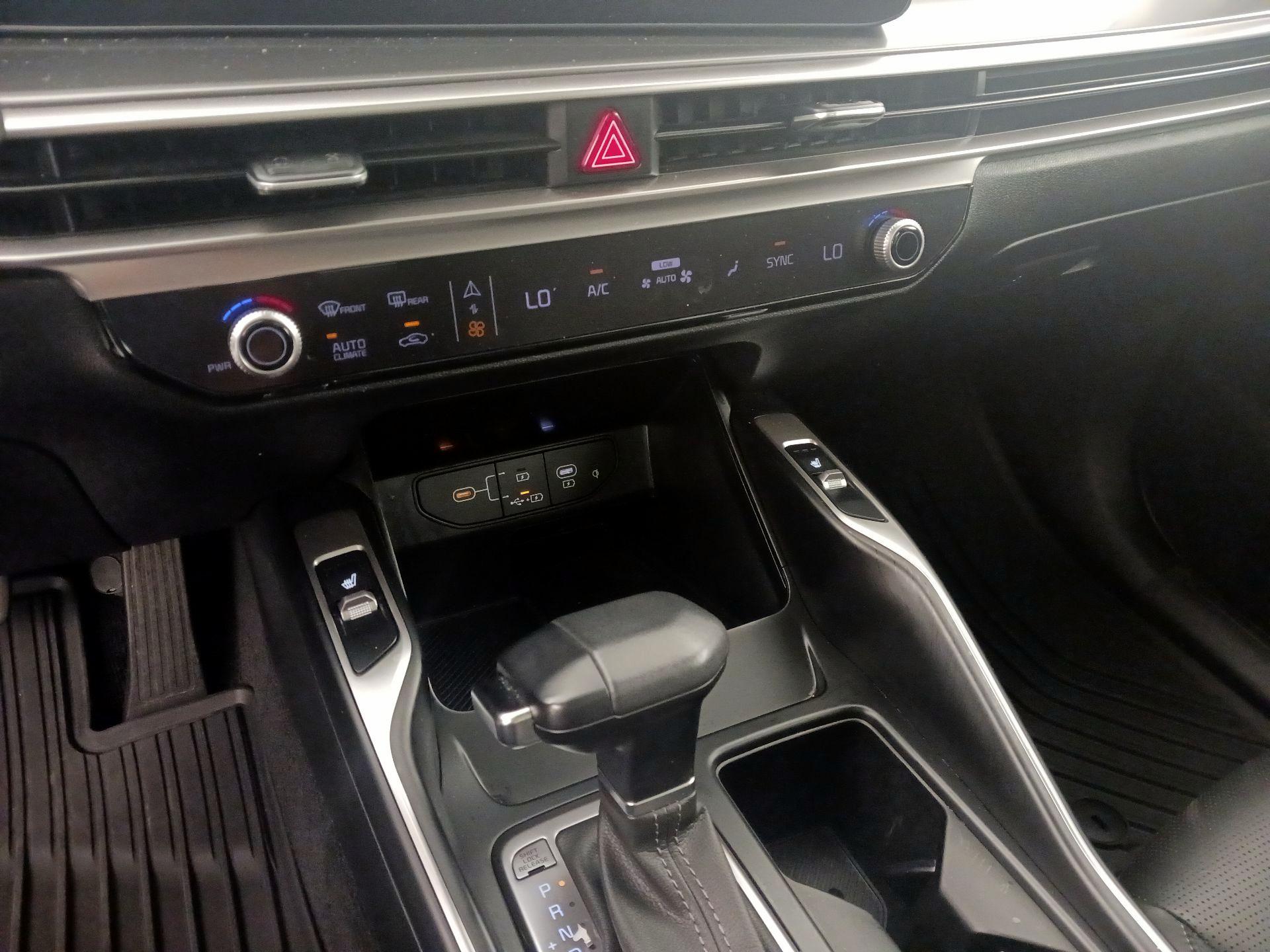 Thumbnail: 2024 Kia Sorento - 17