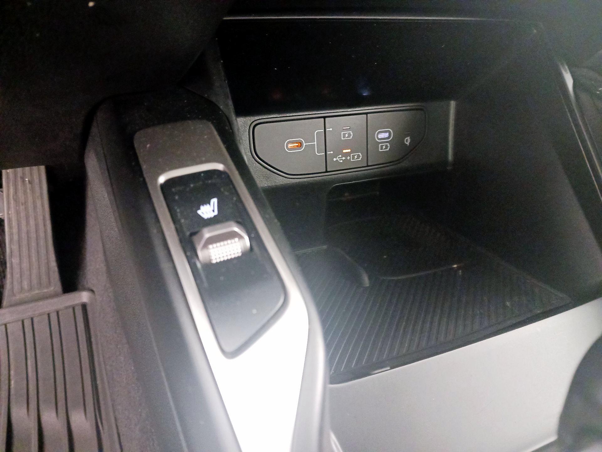Thumbnail: 2024 Kia Sorento - 19