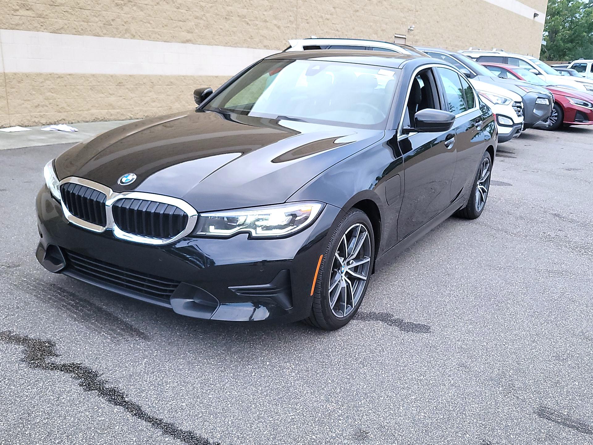 Thumbnail: 2021 BMW 3 Series - 3