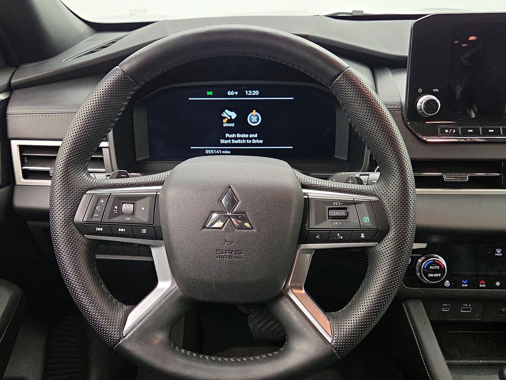 Thumbnail: 2023 Mitsubishi Outlander - 10