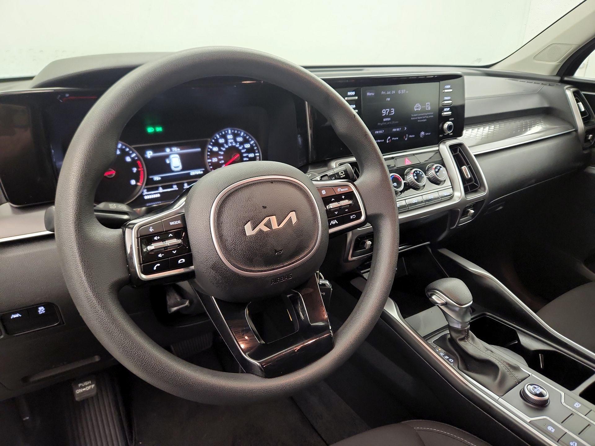 Thumbnail: 2023 Kia Sorento - 9