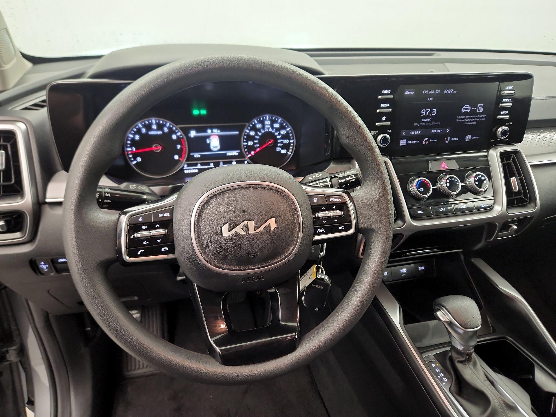 Thumbnail: 2023 Kia Sorento - 10
