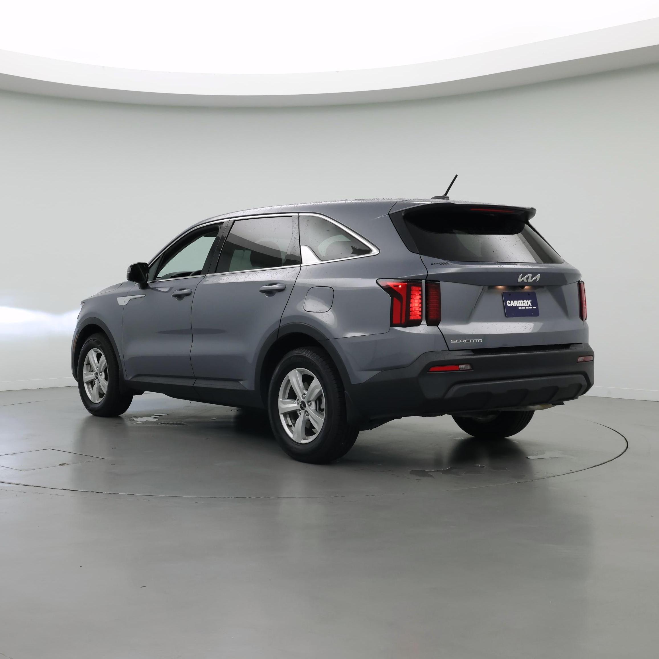 Thumbnail: 2023 Kia Sorento - 2