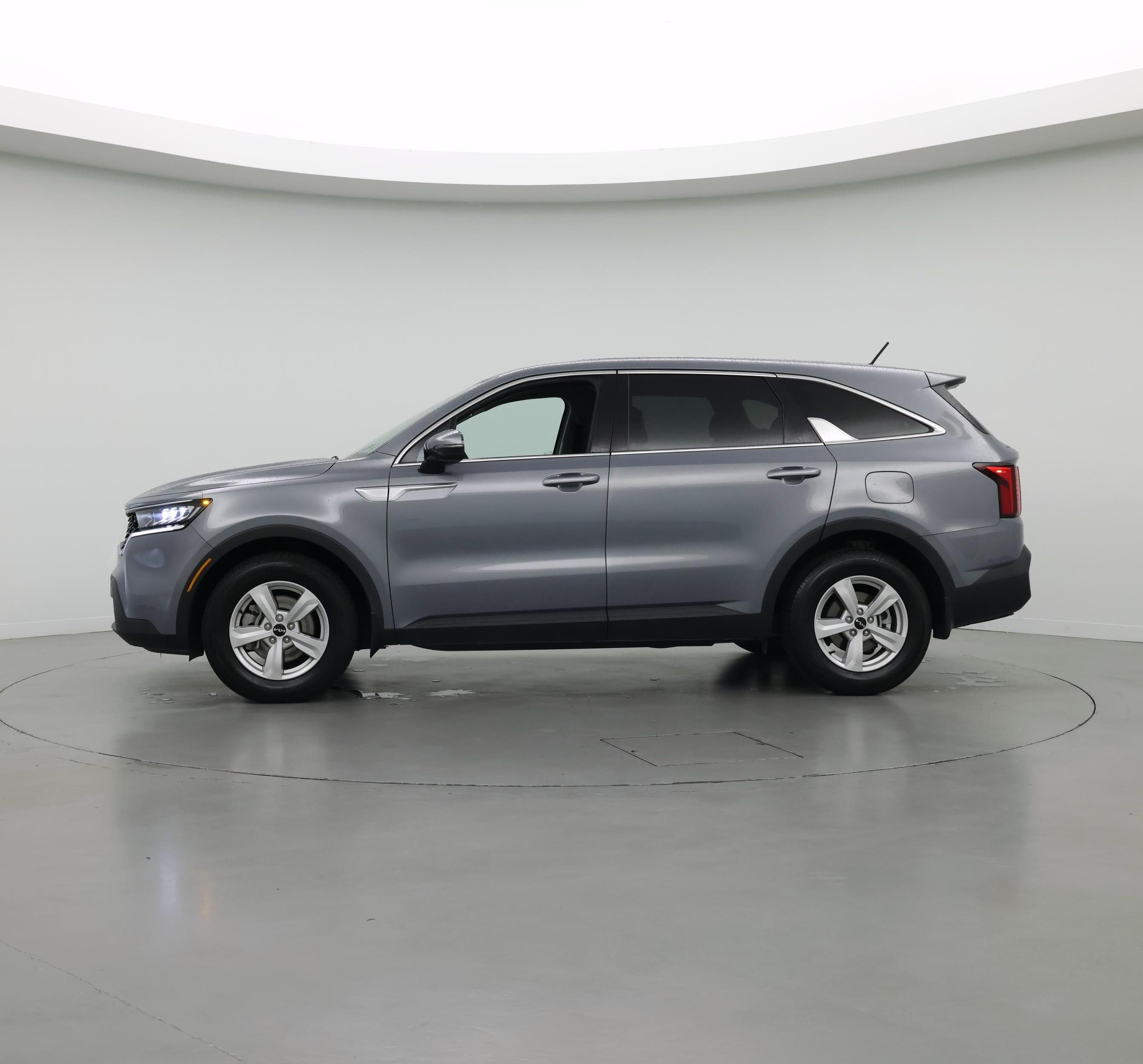 Thumbnail: 2023 Kia Sorento - 3