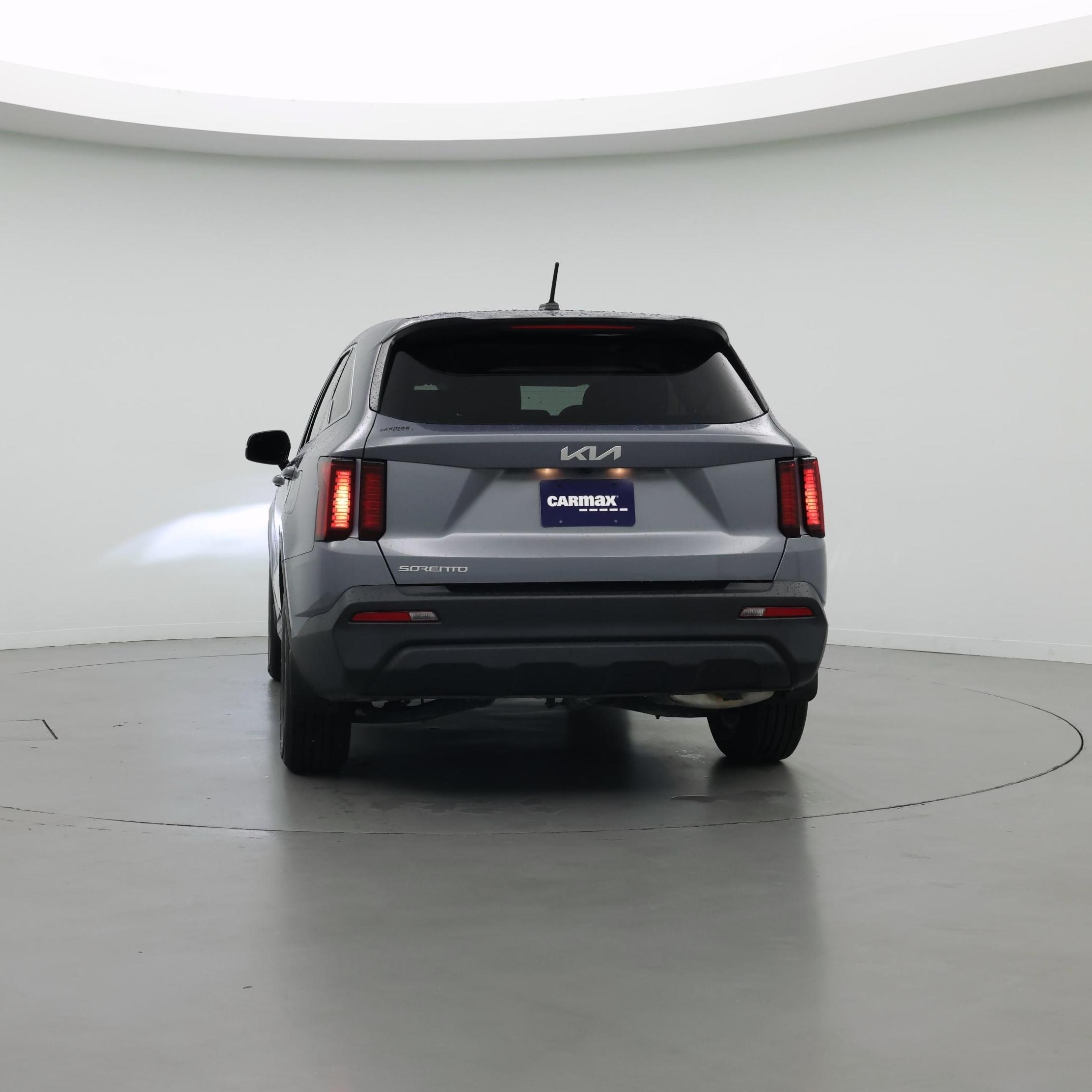 Thumbnail: 2023 Kia Sorento - 6