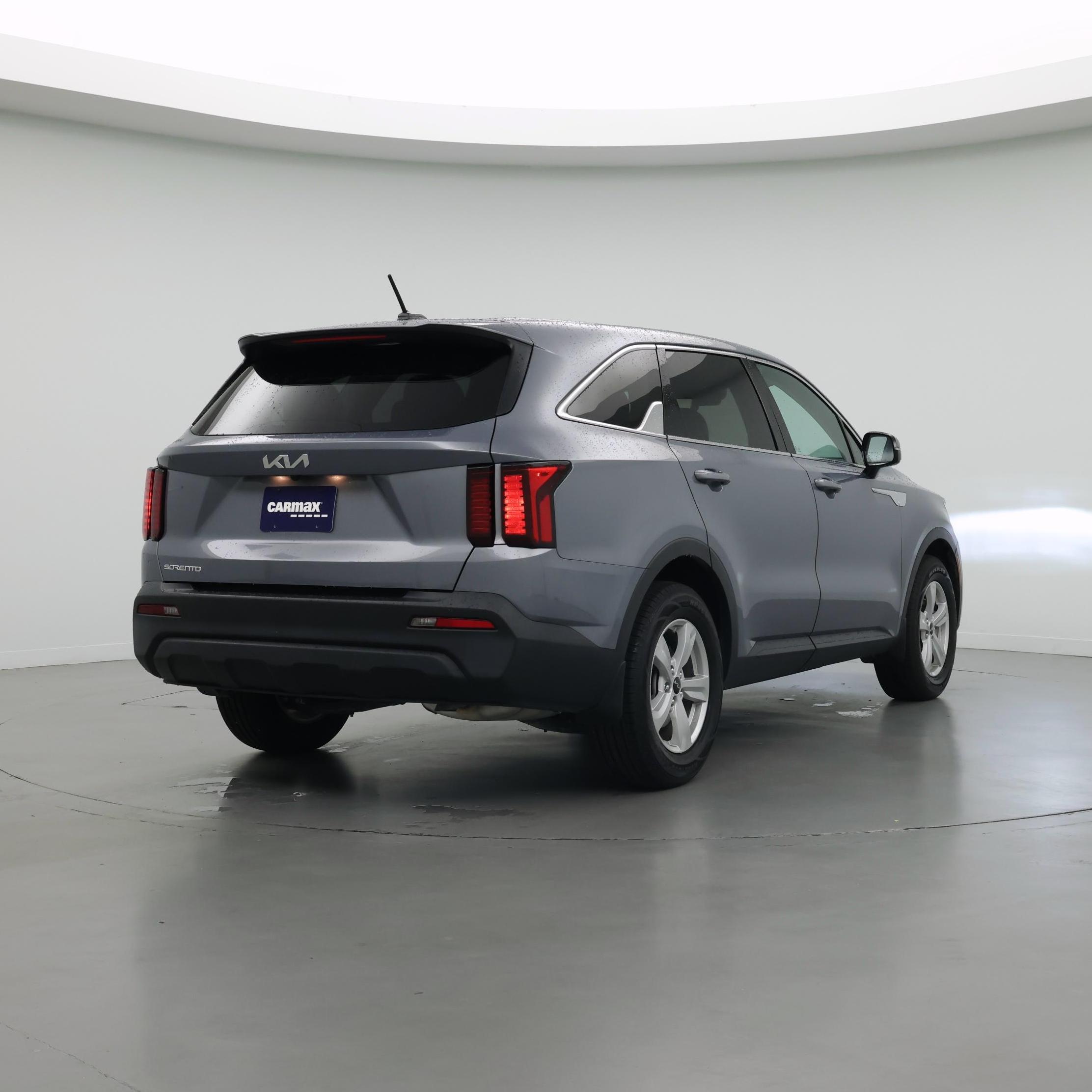 Thumbnail: 2023 Kia Sorento - 8
