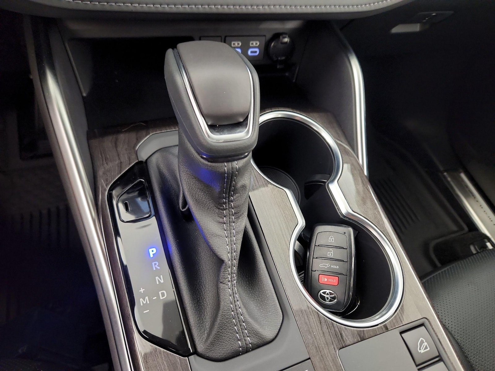 2026 Toyota Highlander Platinum - Photo 18