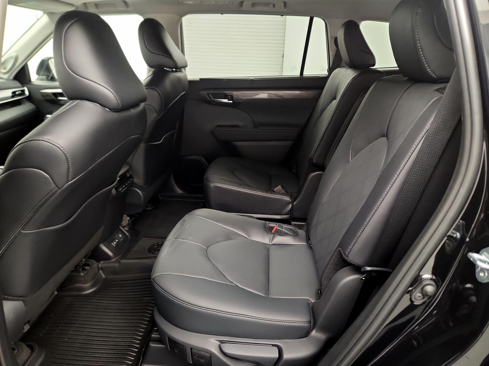 Thumbnail: 2026 Toyota Highlander - 20
