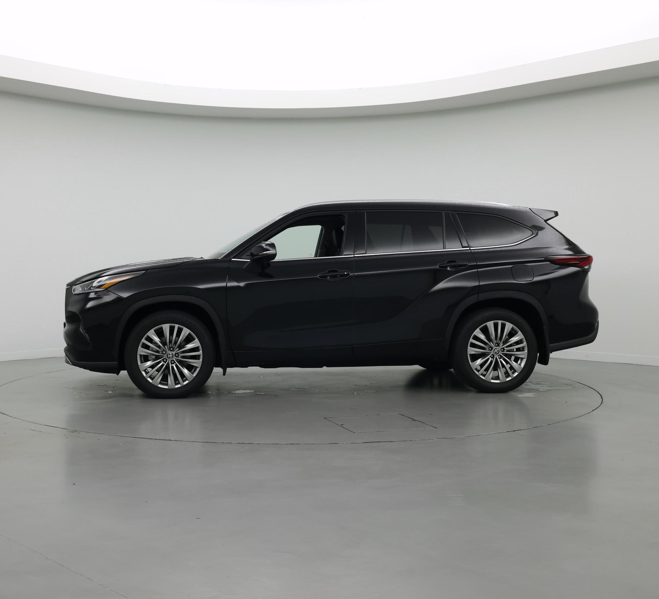 Thumbnail: 2026 Toyota Highlander - 3