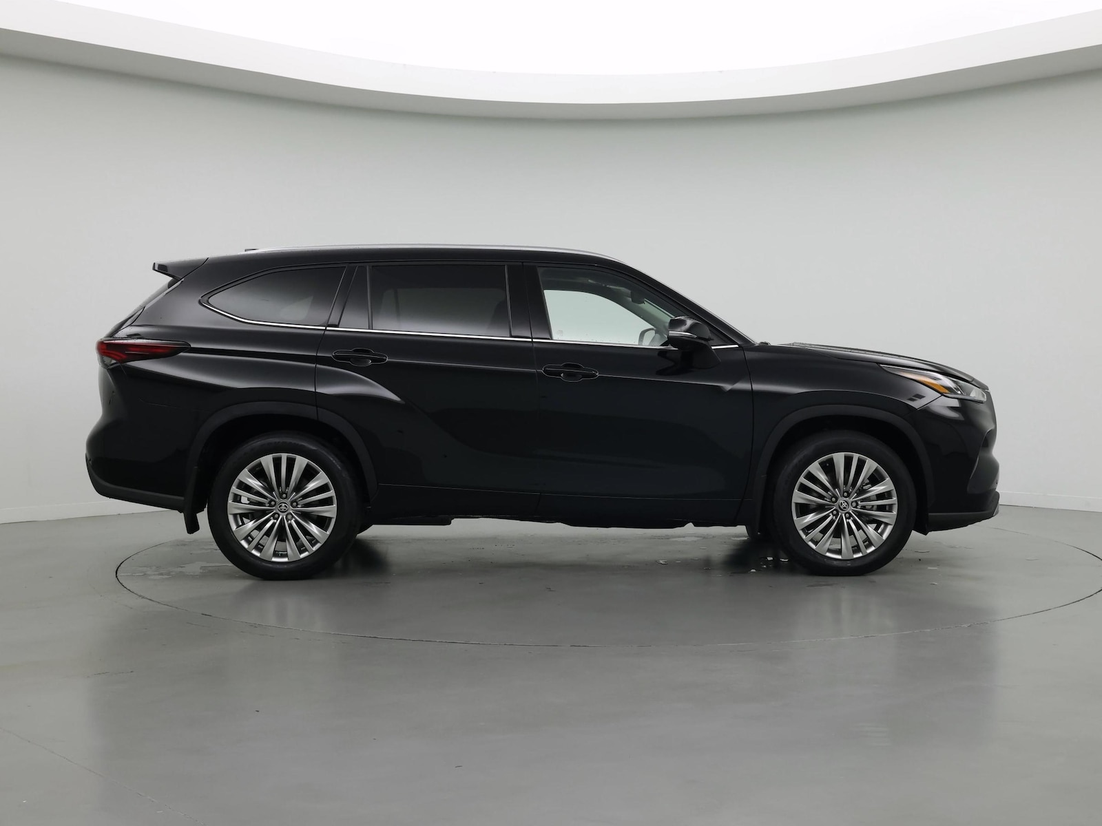 2026 Toyota Highlander Platinum - Photo 8