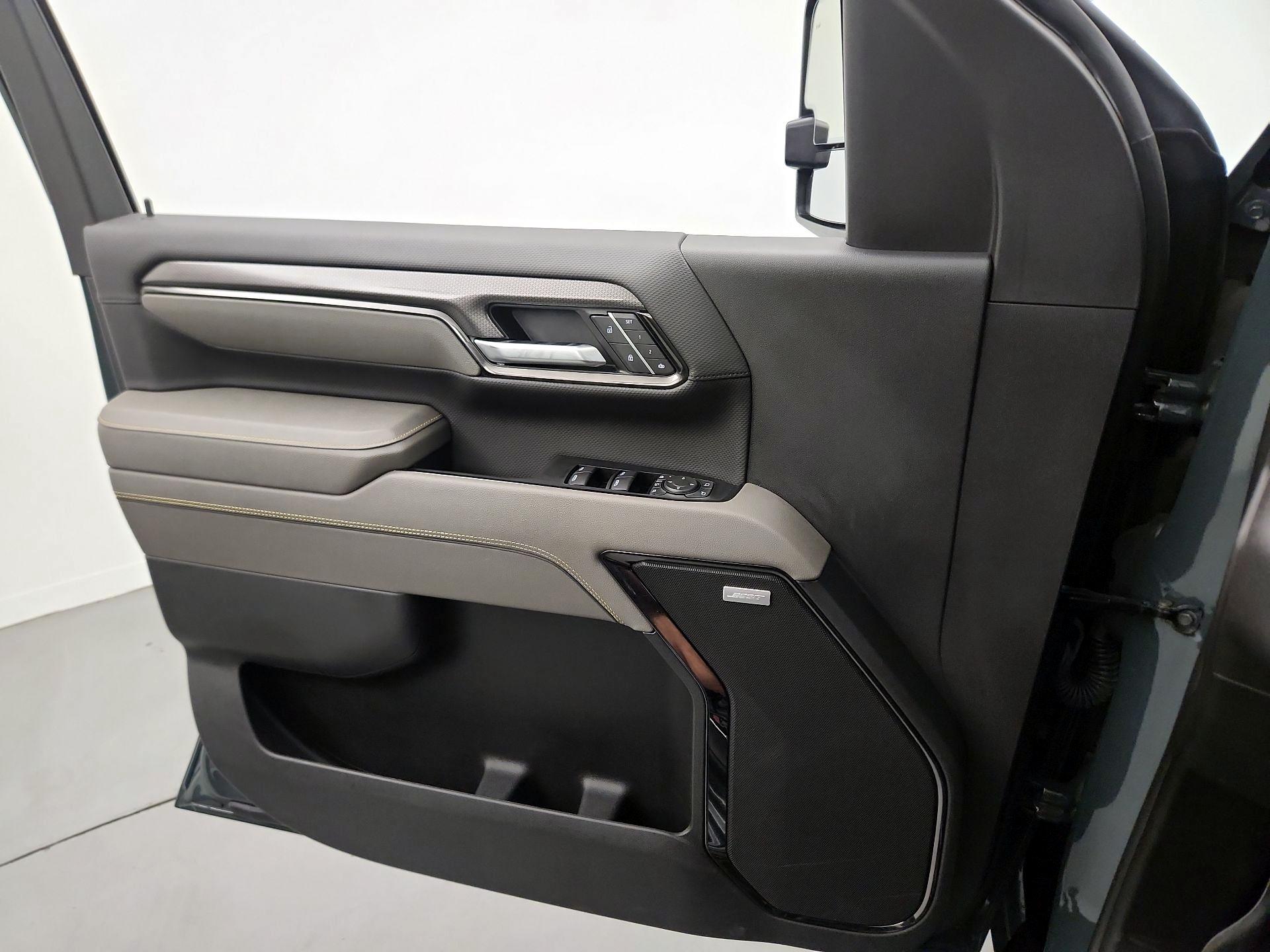 Thumbnail: 2025 Chevrolet Silverado 2500 - 12