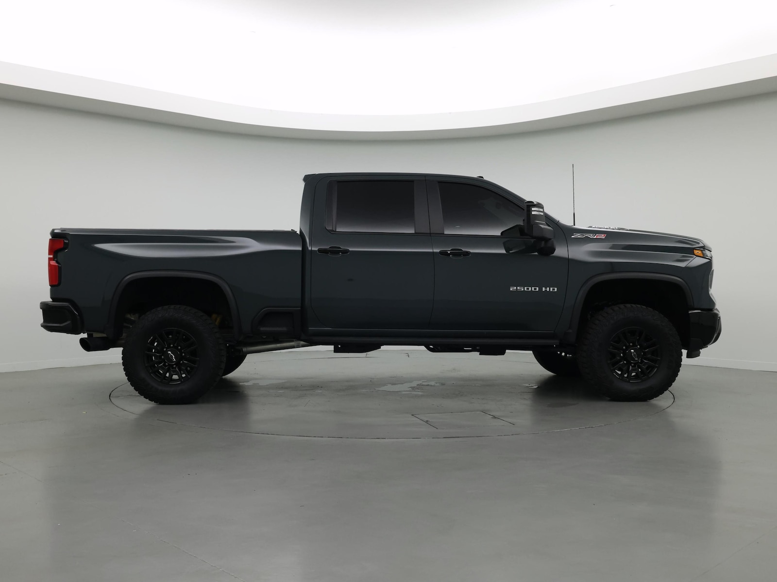 2025 Chevrolet Silverado 2500HD ZR2 - Photo 8