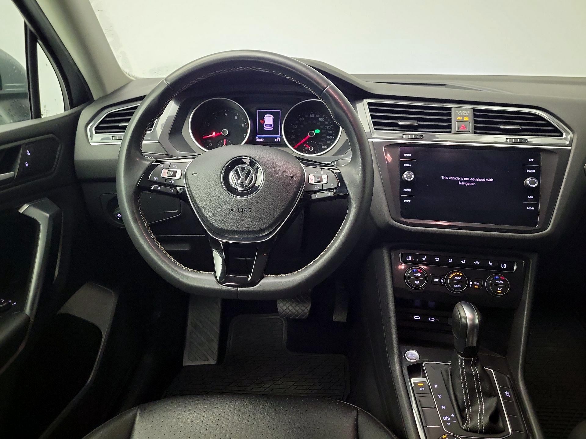 Thumbnail: 2021 Volkswagen Tiguan - 10