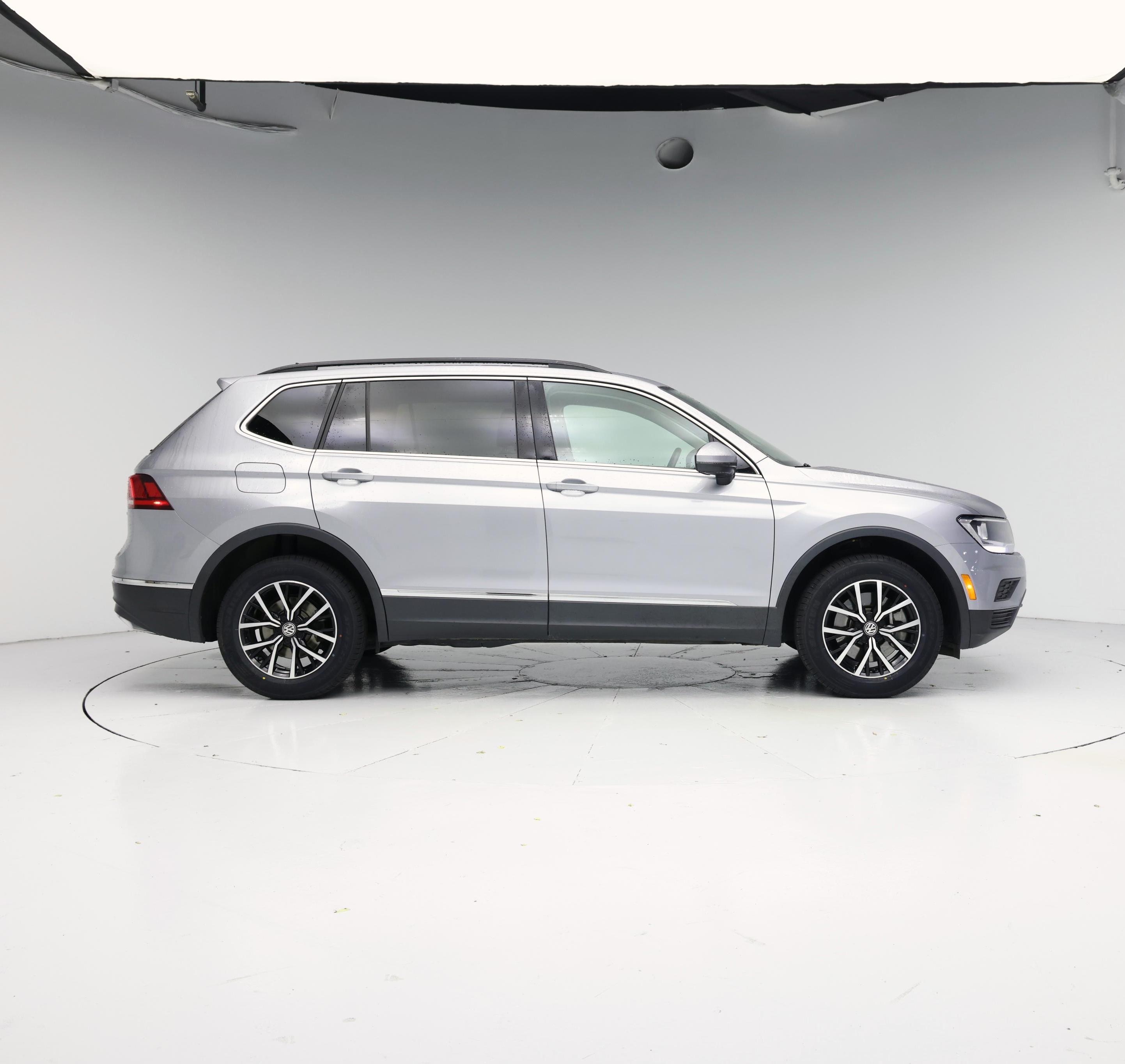 Thumbnail: 2021 Volkswagen Tiguan - 7