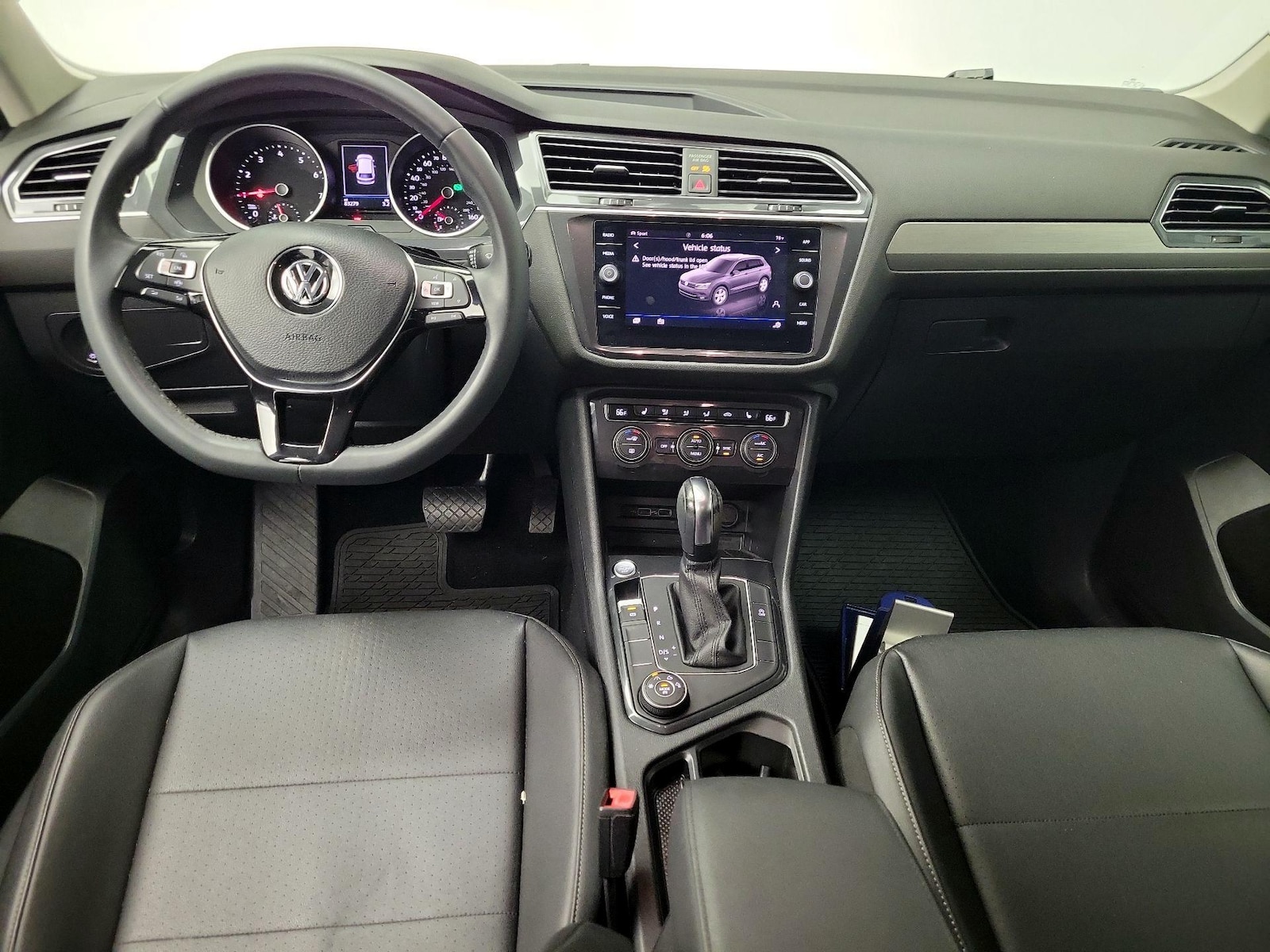 2020 Volkswagen Tiguan SE - Photo 10