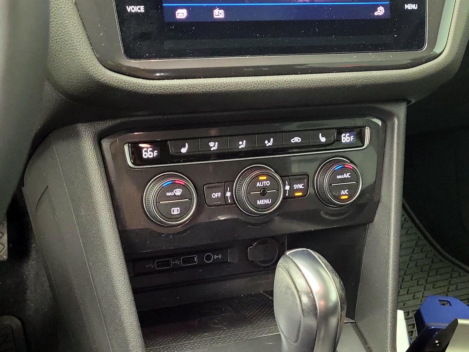 2020 Volkswagen Tiguan SE - Photo 17