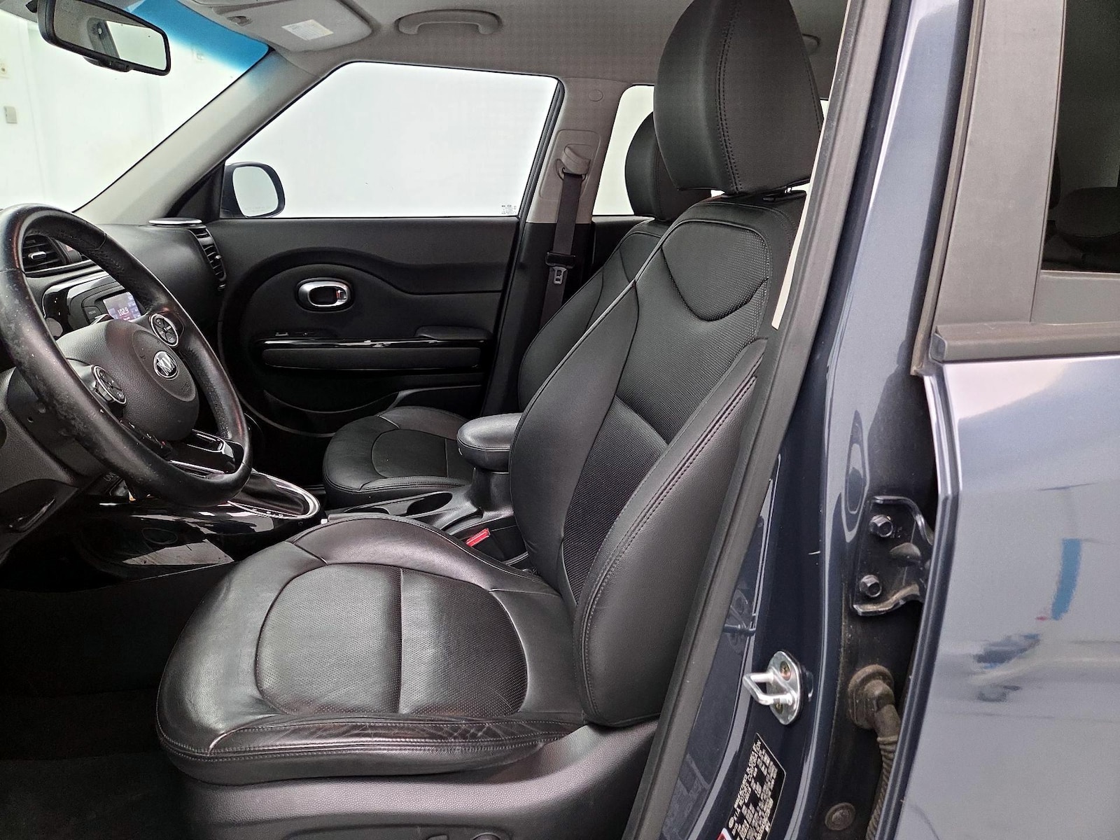 Power Seat(s) & Leather Seats