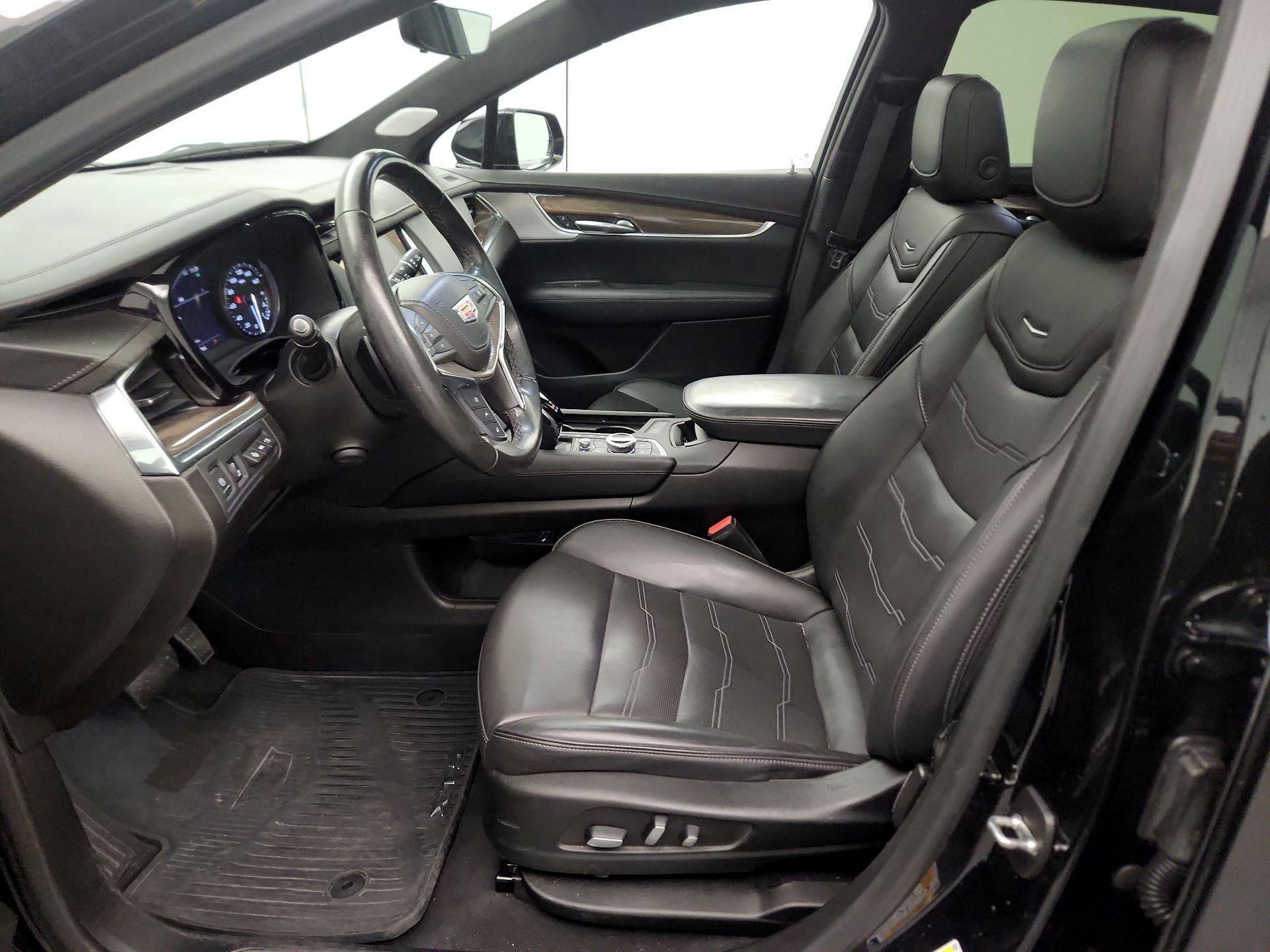 Thumbnail: 2022 Cadillac XT5 - 11