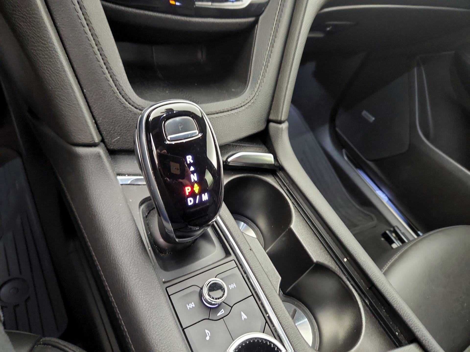 Thumbnail: 2022 Cadillac XT5 - 17