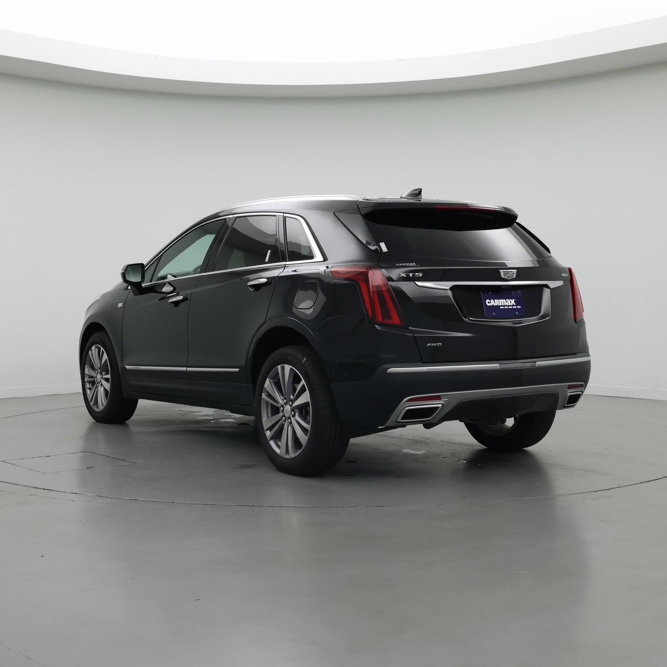 Thumbnail: 2022 Cadillac XT5 - 2