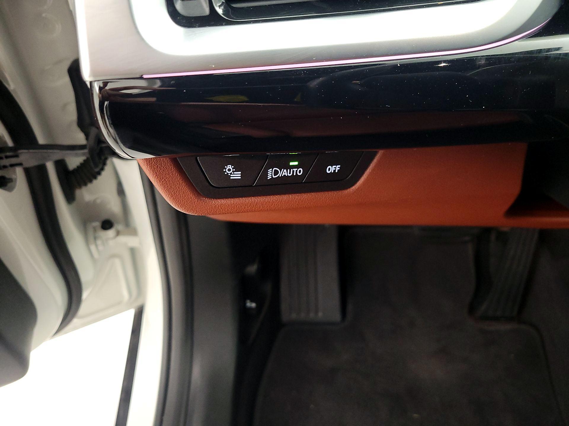 Thumbnail: 2026 BMW X1 - 13