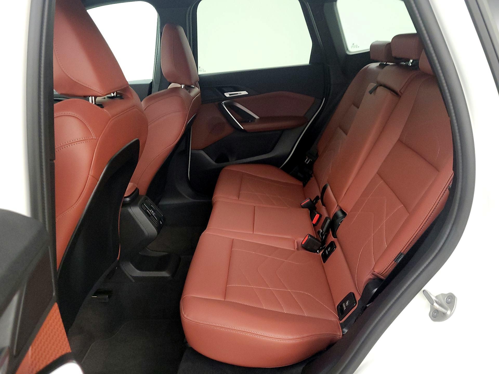 Thumbnail: 2026 BMW X1 - 20