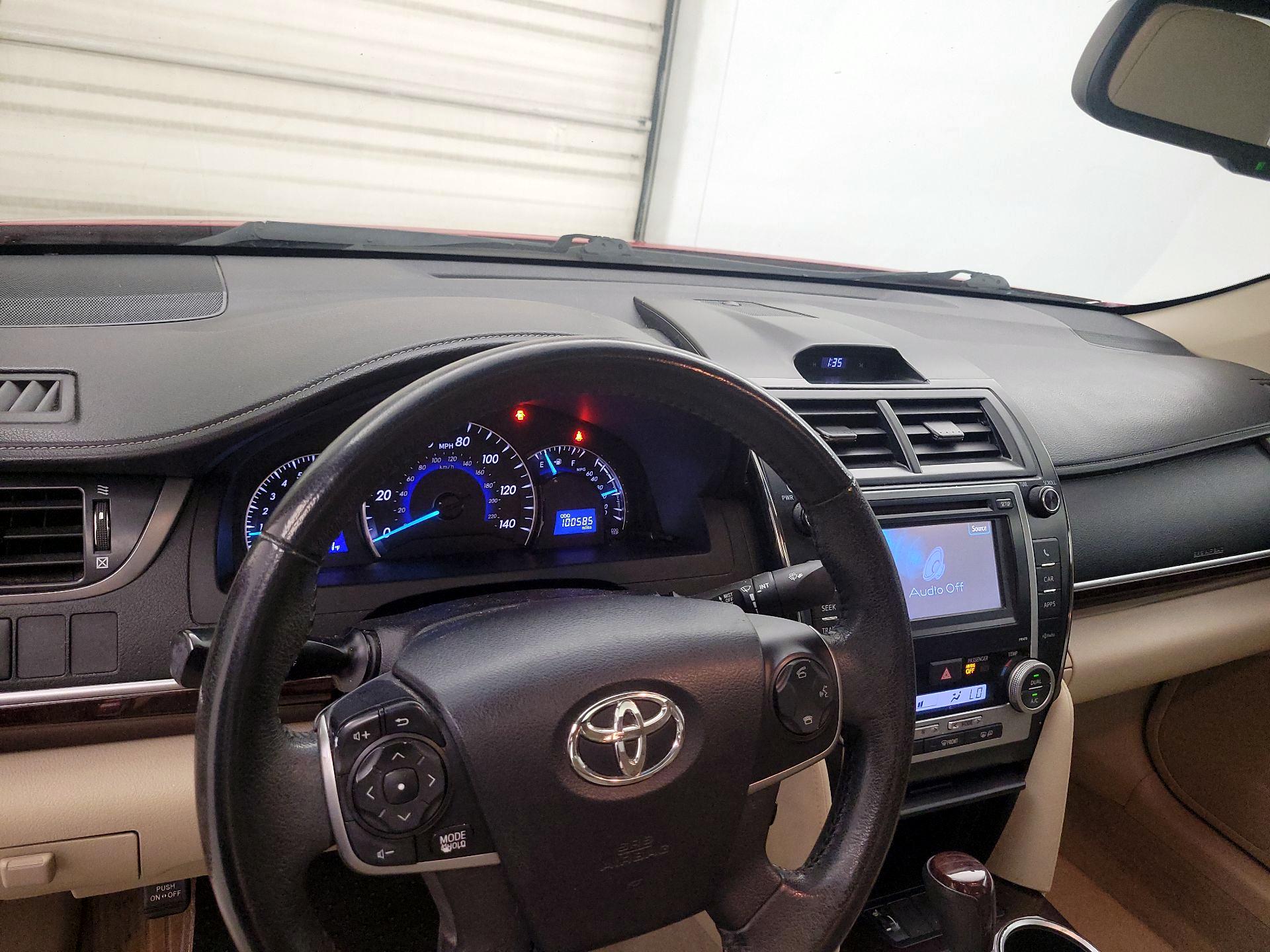 Thumbnail: 2014 Toyota Camry - 9