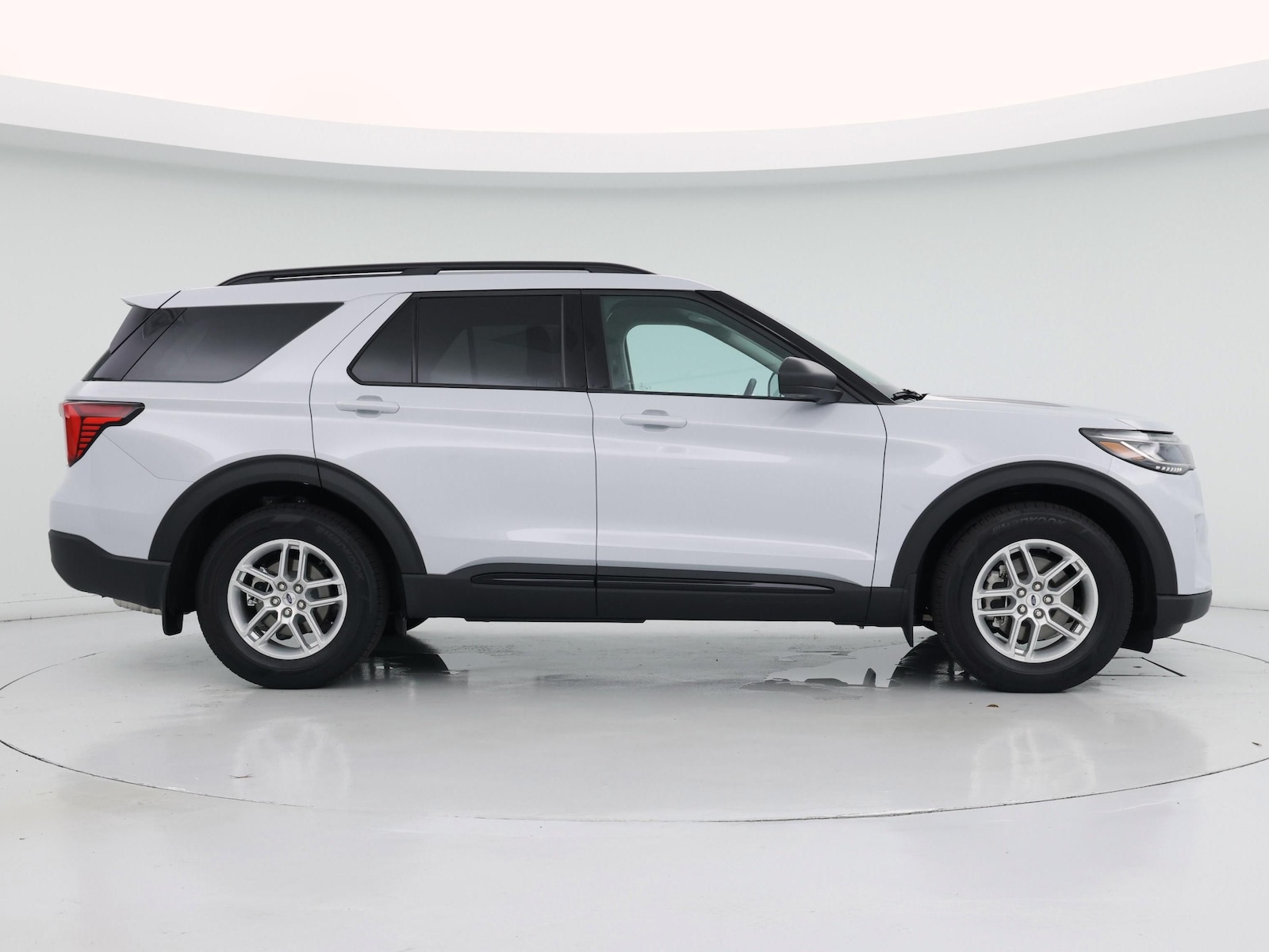 2026 Ford Explorer - Photo 8