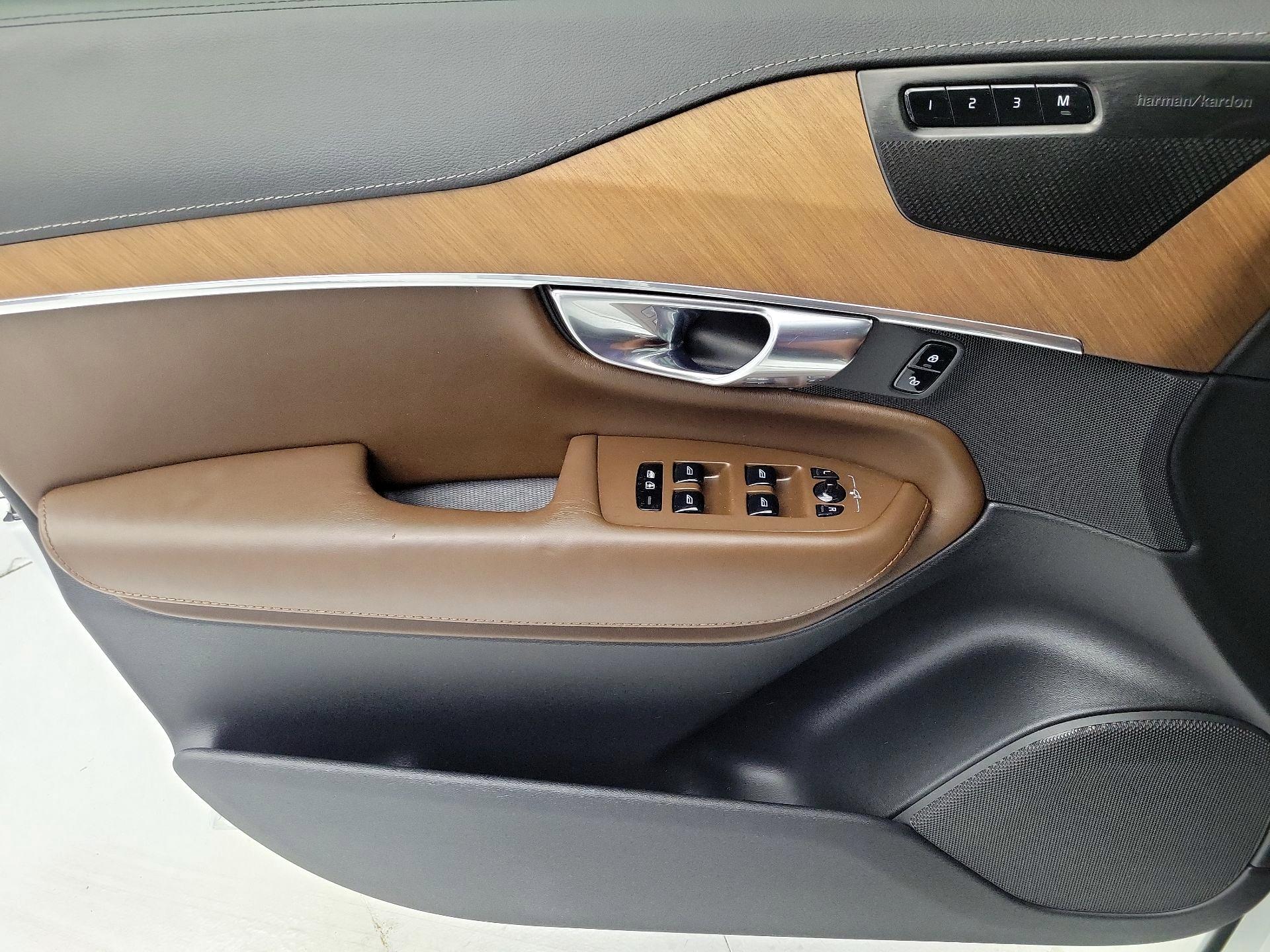 Thumbnail: 2019 Volvo XC90 - 12