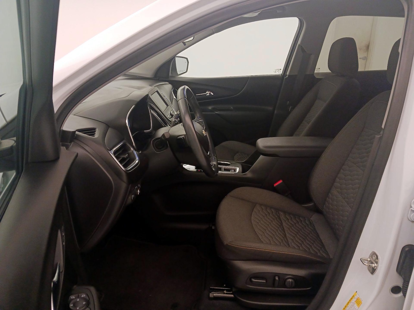 2020 Chevrolet Equinox LT - Photo 12