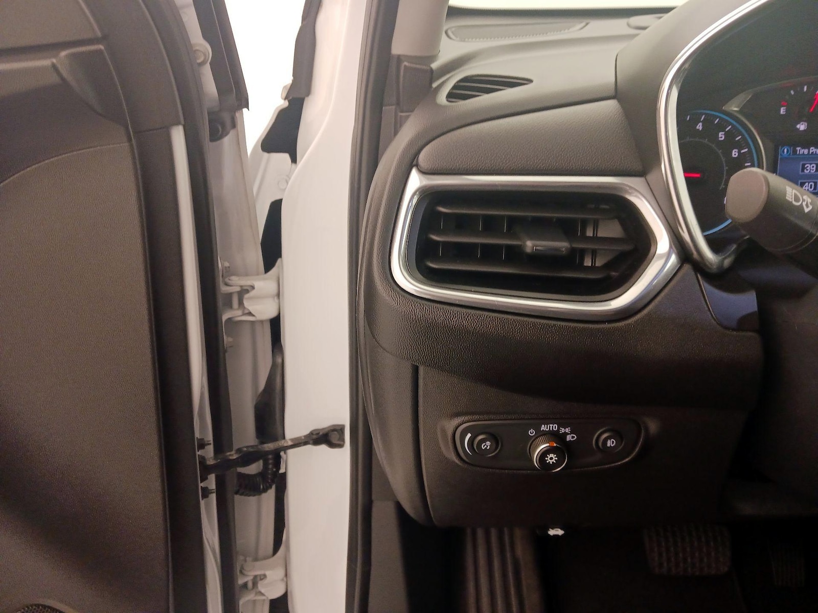 2020 Chevrolet Equinox LT - Photo 14