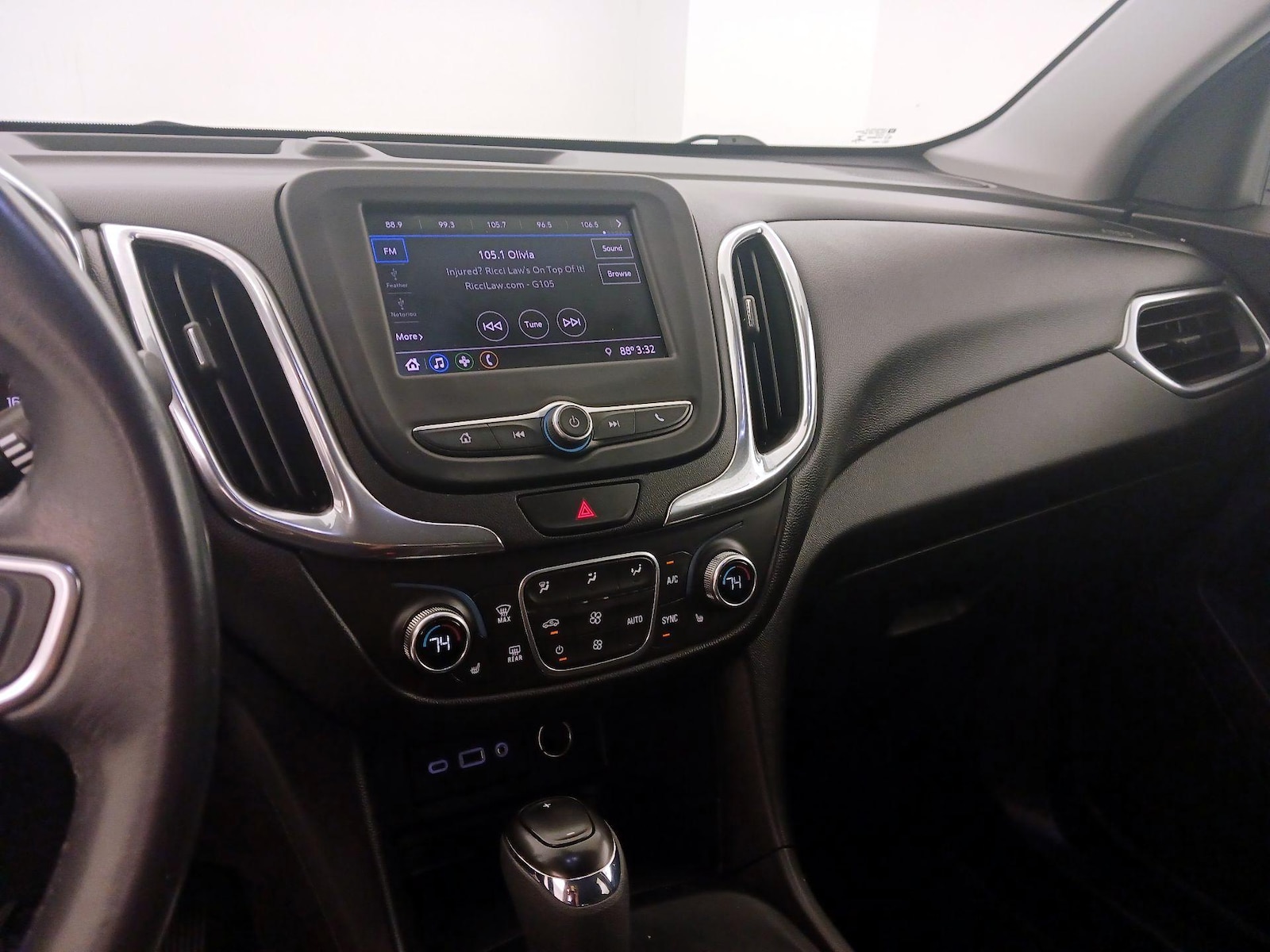 2020 Chevrolet Equinox LT - Photo 16