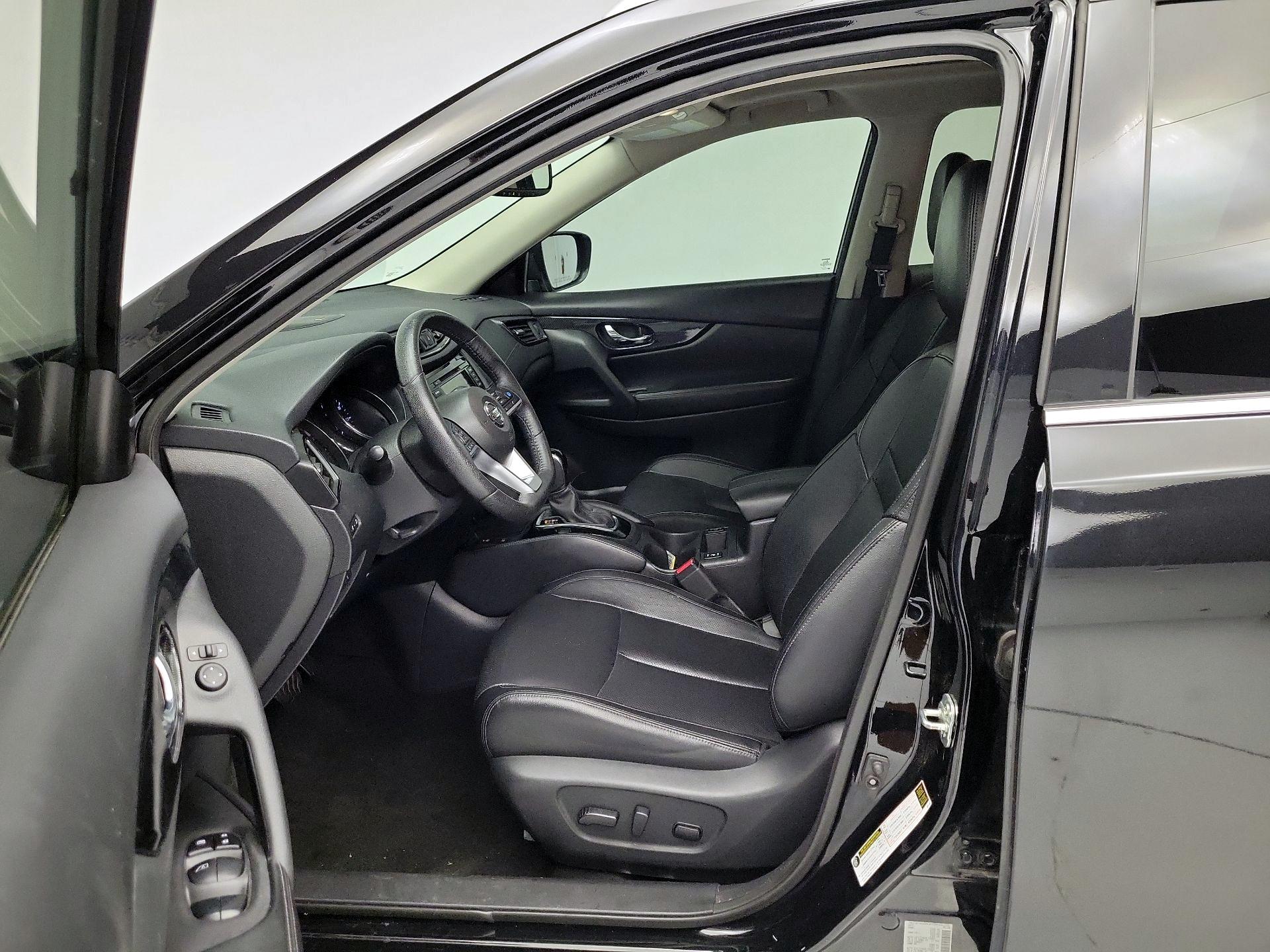 Thumbnail: 2019 Nissan Rogue - 11