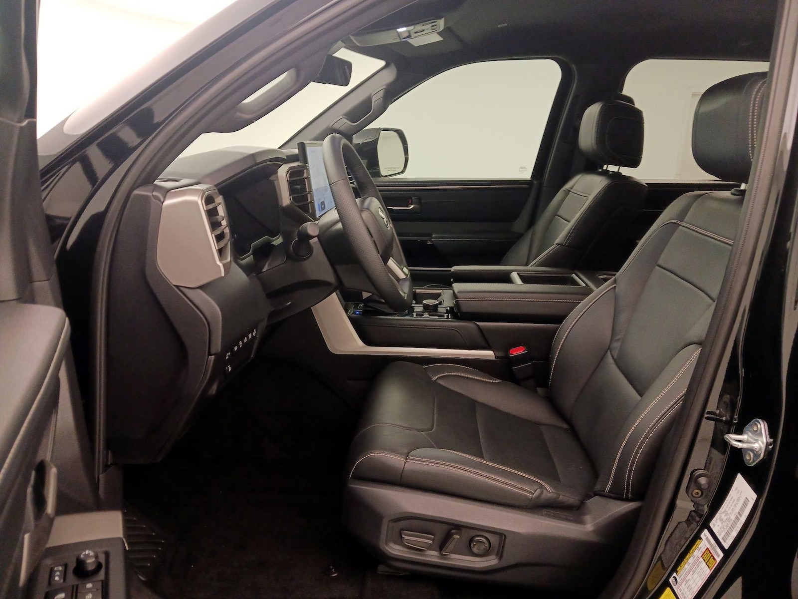 2026 Toyota Tundra Limited - Photo 12