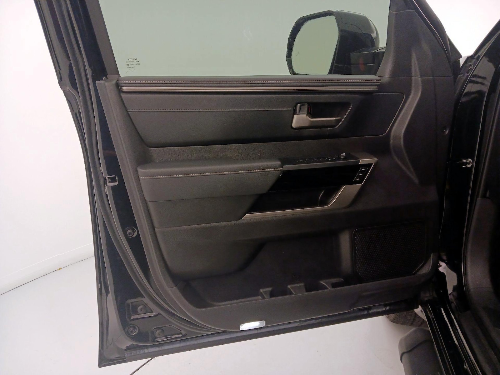 2026 Toyota Tundra Limited - Photo 13