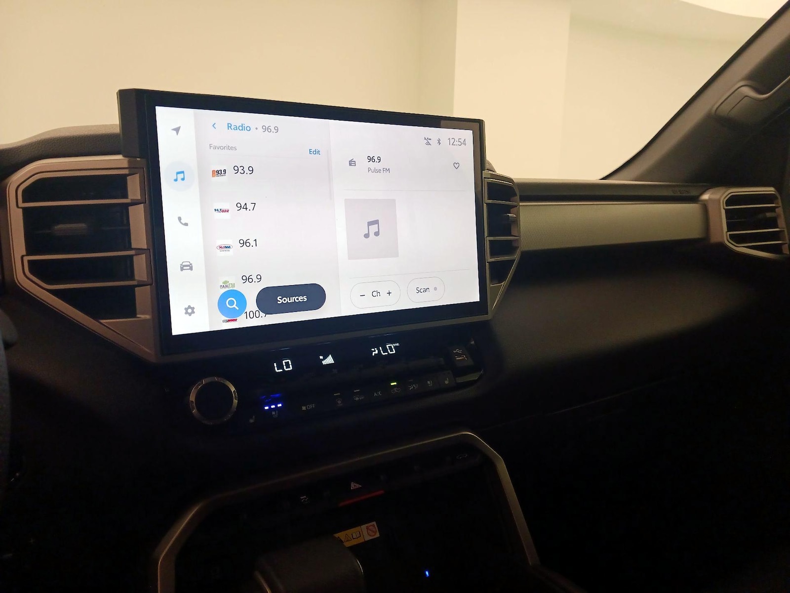 2026 Toyota Tundra Limited - Photo 16