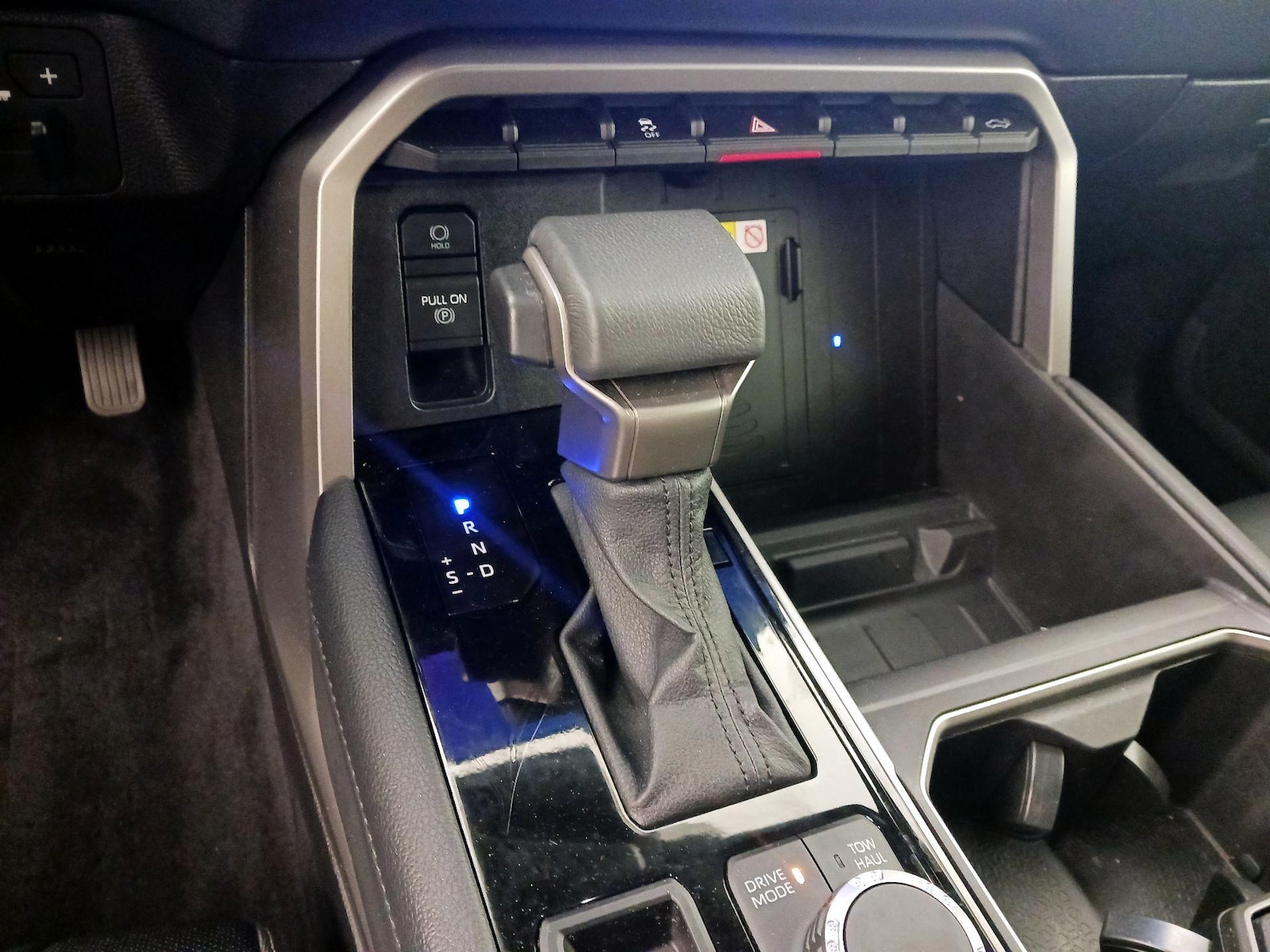 2026 Toyota Tundra Limited - Photo 18