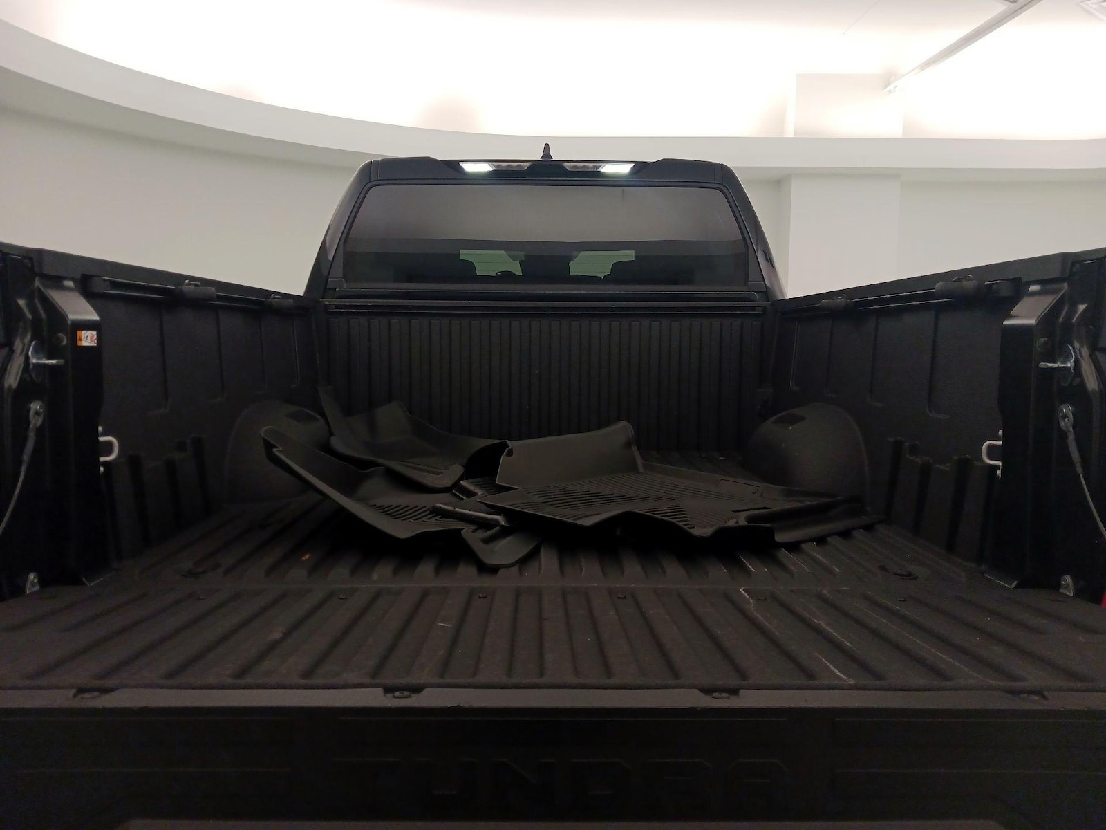 2026 Toyota Tundra Limited - Photo 21