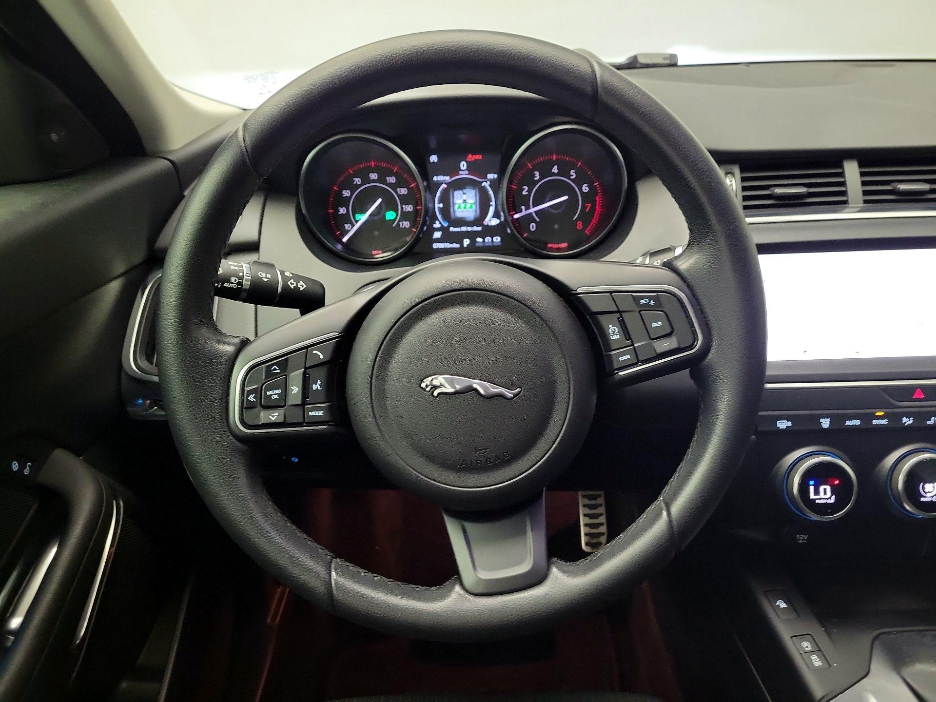 Thumbnail: 2019 Jaguar E-Pace - 10