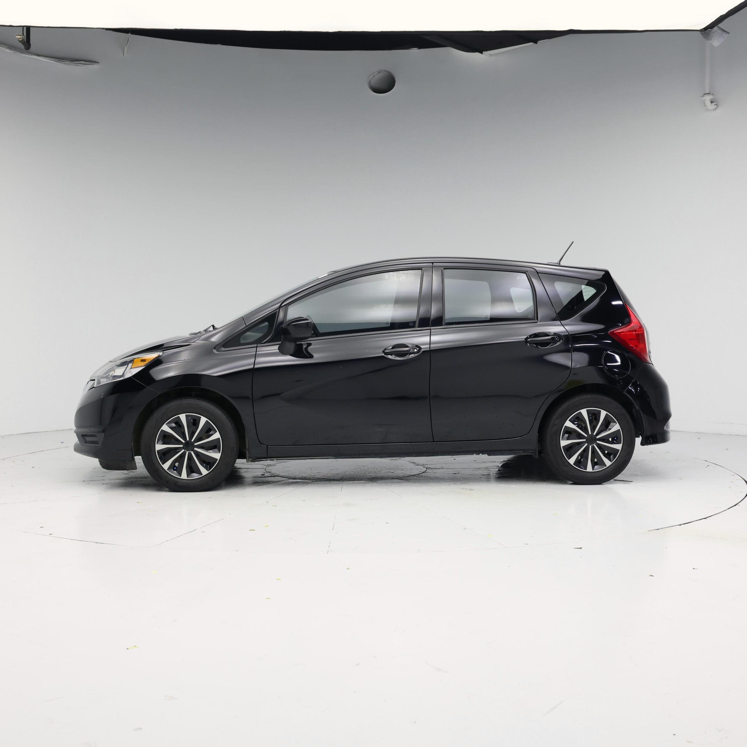 Thumbnail: 2017 Nissan Versa Note - 3
